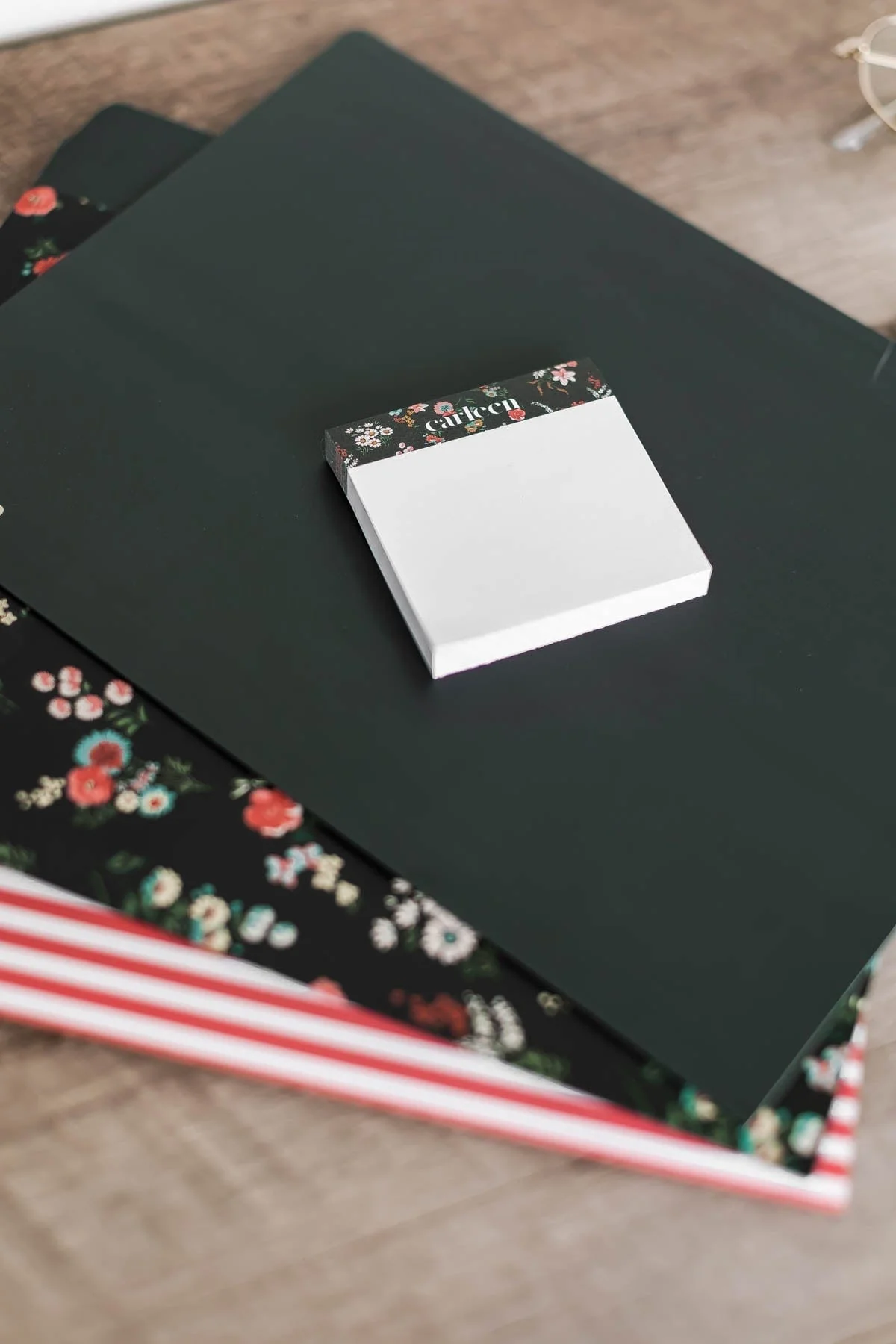 2-Pack Sticky Note Pads - Floral Print - Image 2