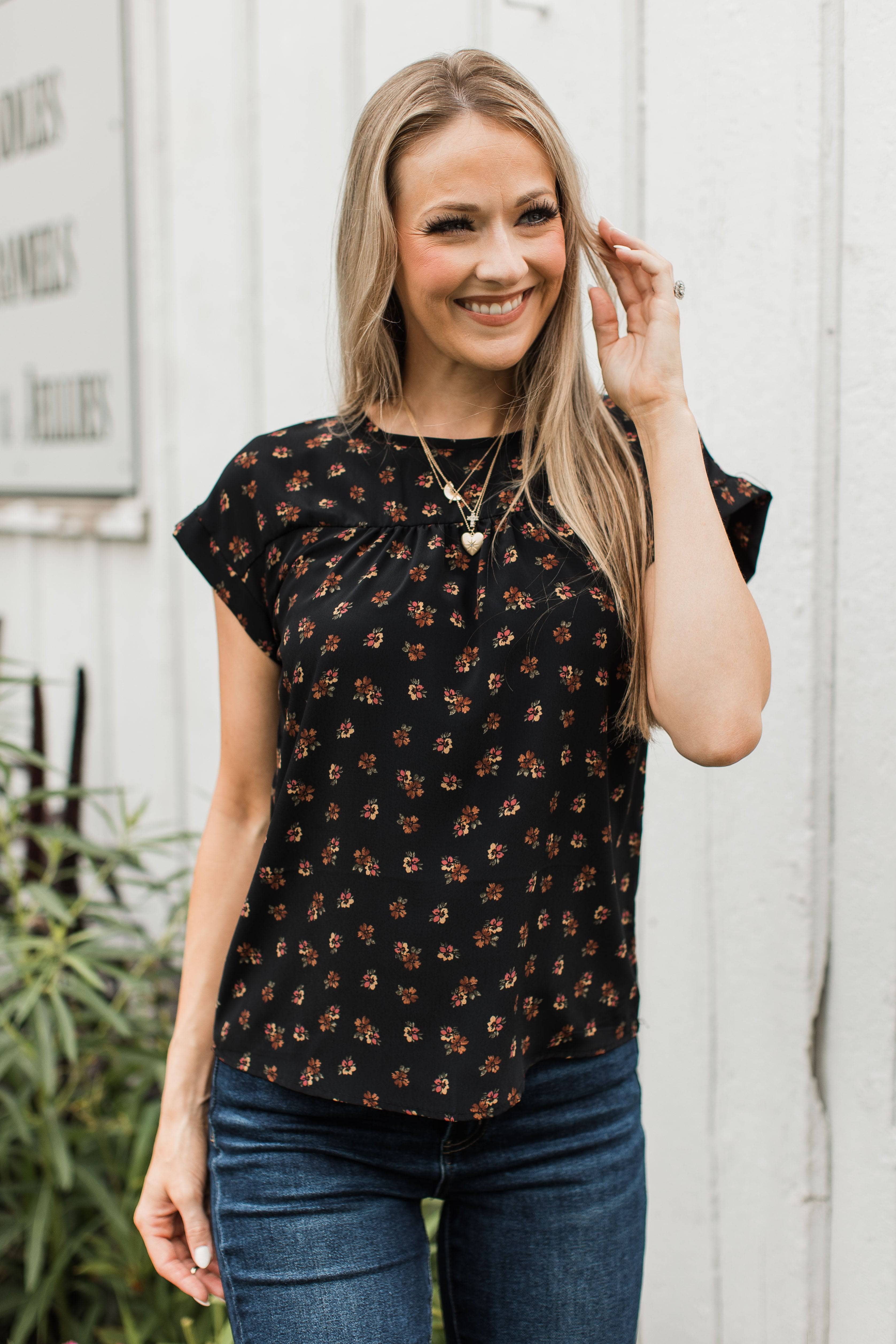Feeling Desirable Short Sleeve Floral Top- Black