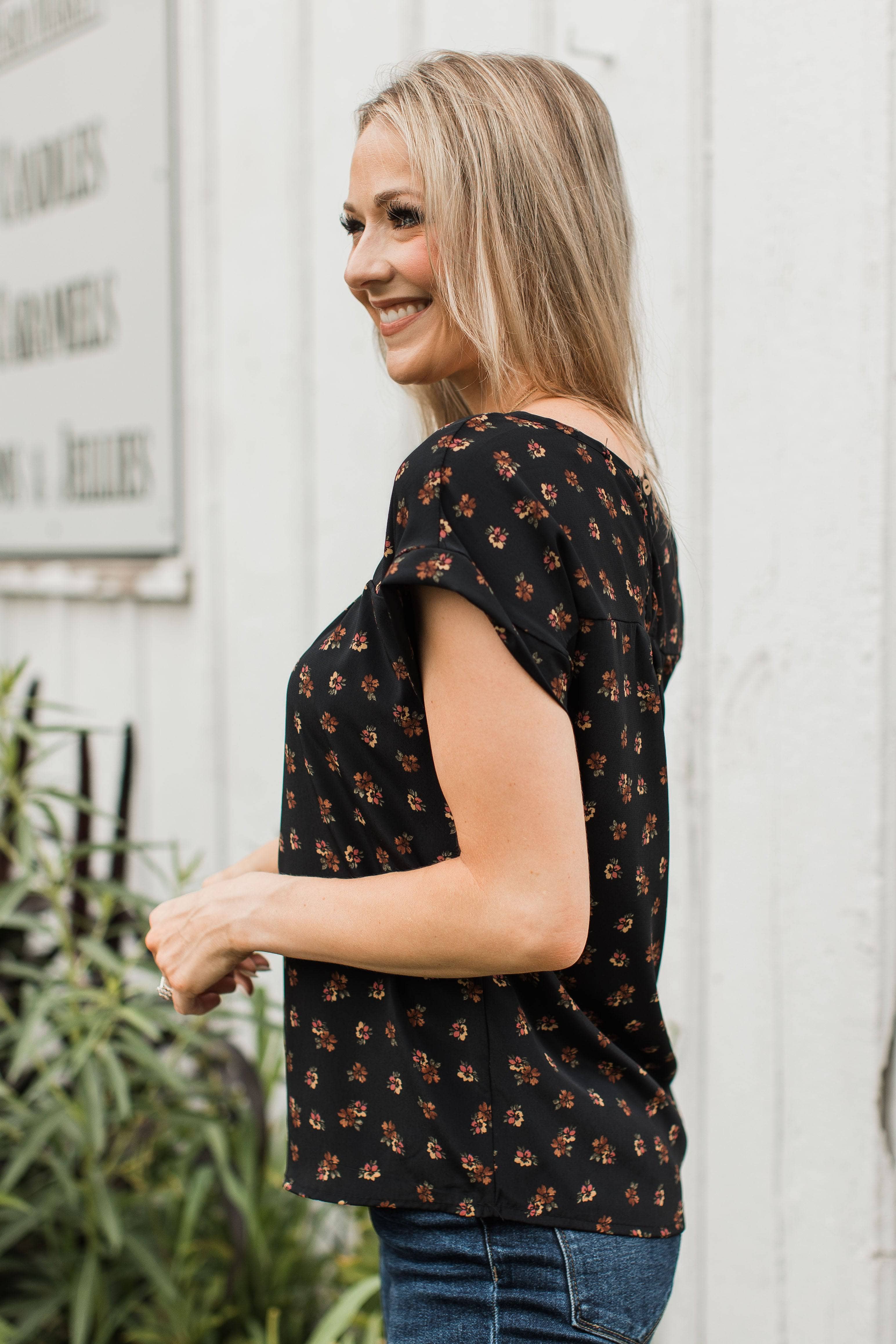 Feeling Desirable Short Sleeve Floral Top- Black - Image 5