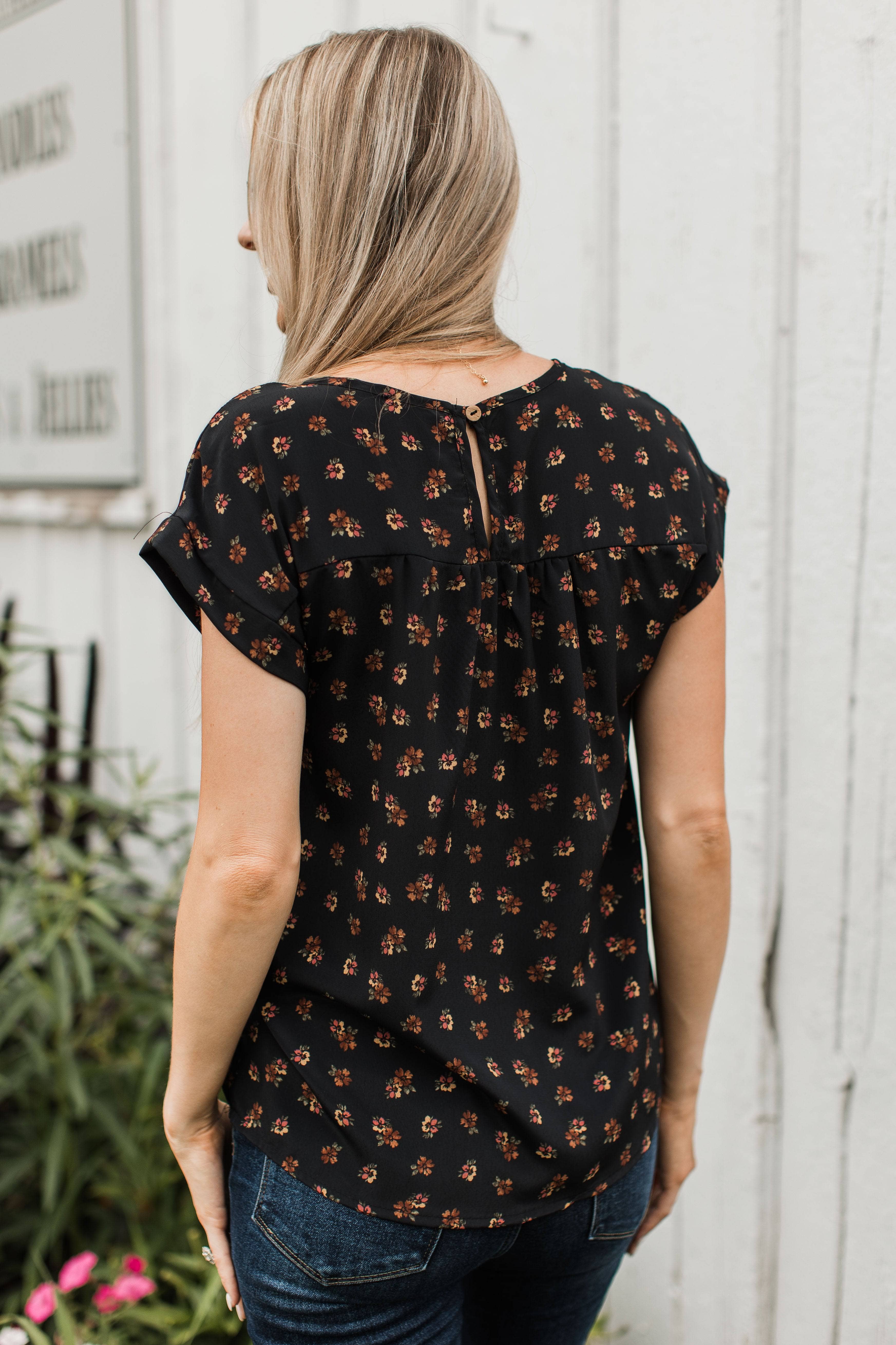 Feeling Desirable Short Sleeve Floral Top- Black - Image 7