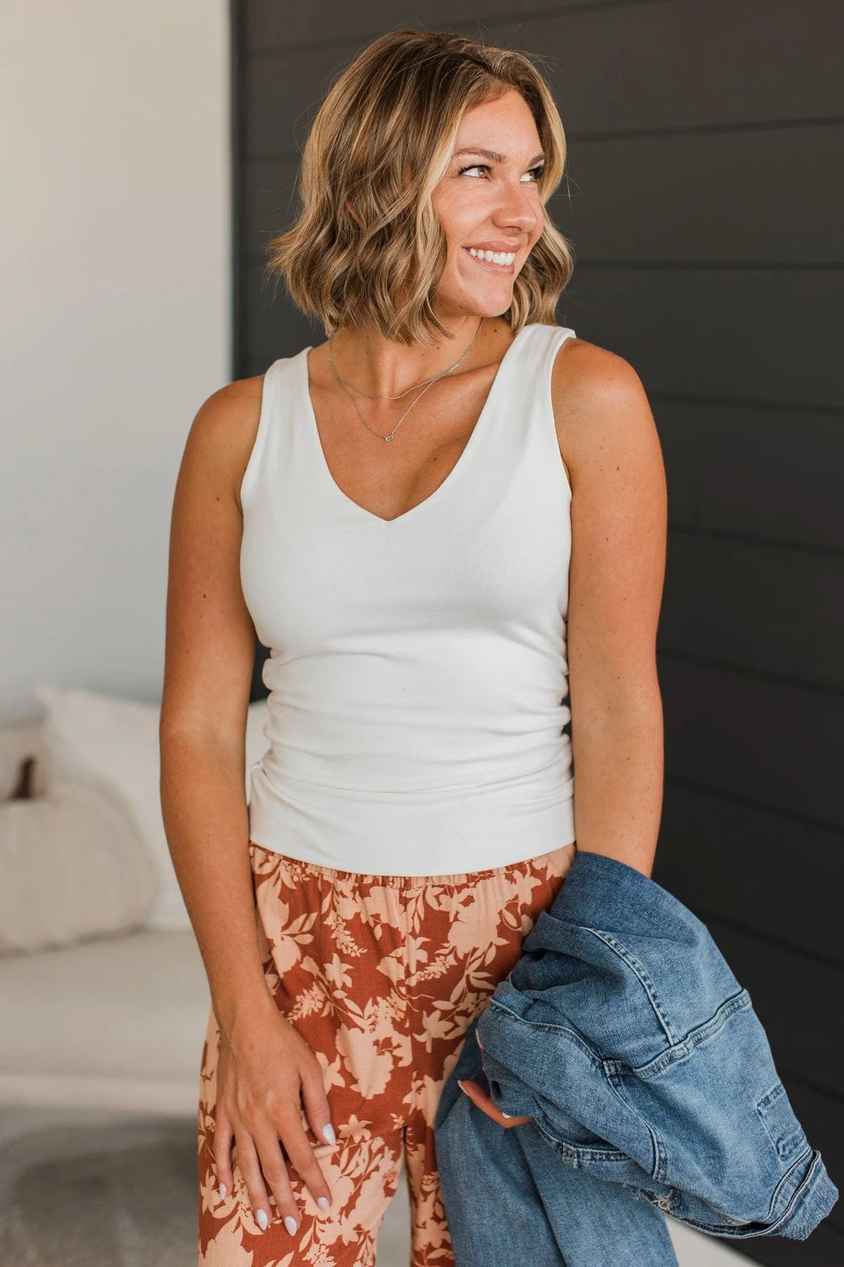 A Little Bit Longer V-Neck Tank Top- Off-White - Image 2