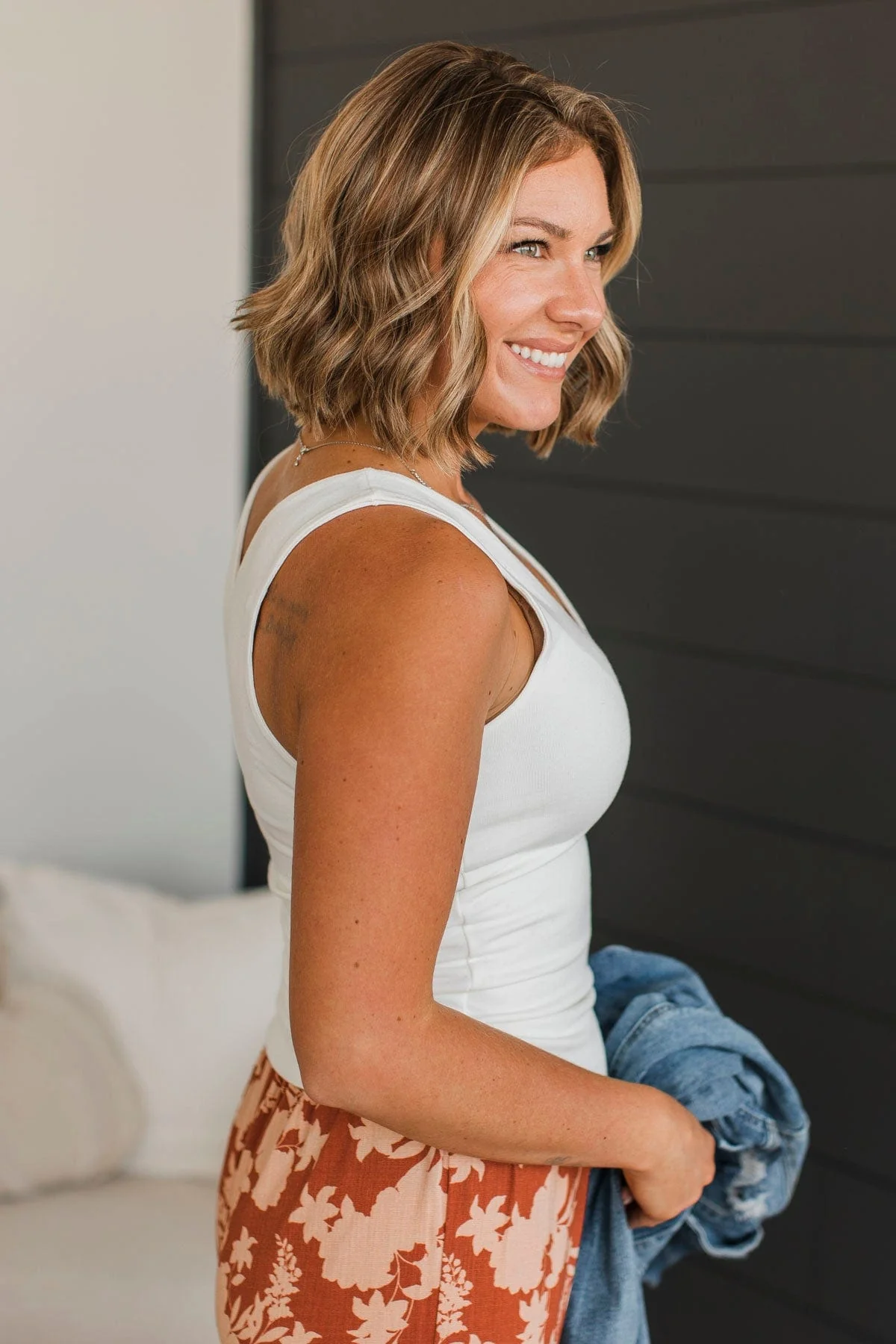 A Little Bit Longer V-Neck Tank Top- Off-White - Image 5