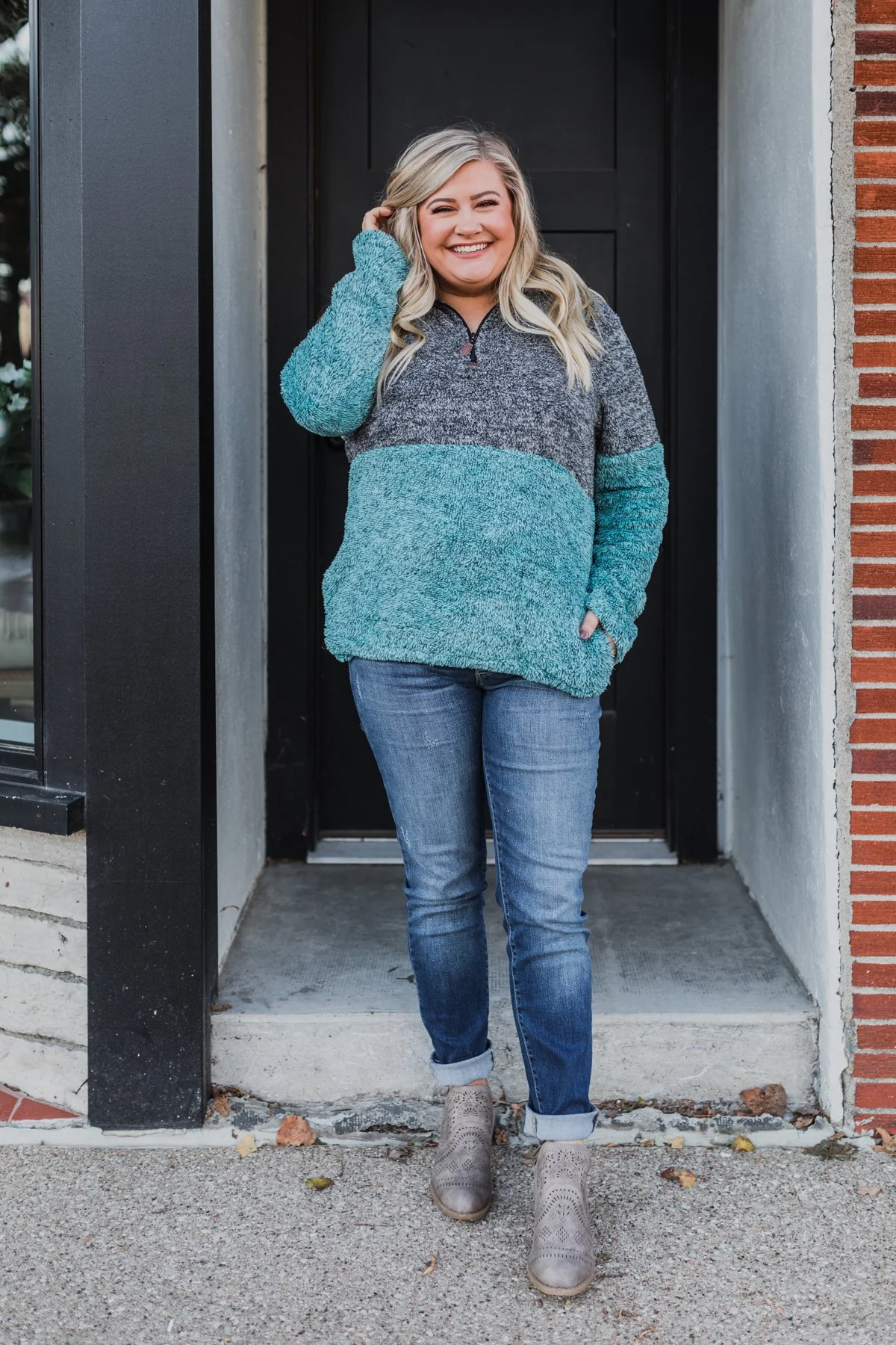 Adjustable Band Color Block Sherpa- Charcoal & Turquoise - Image 8