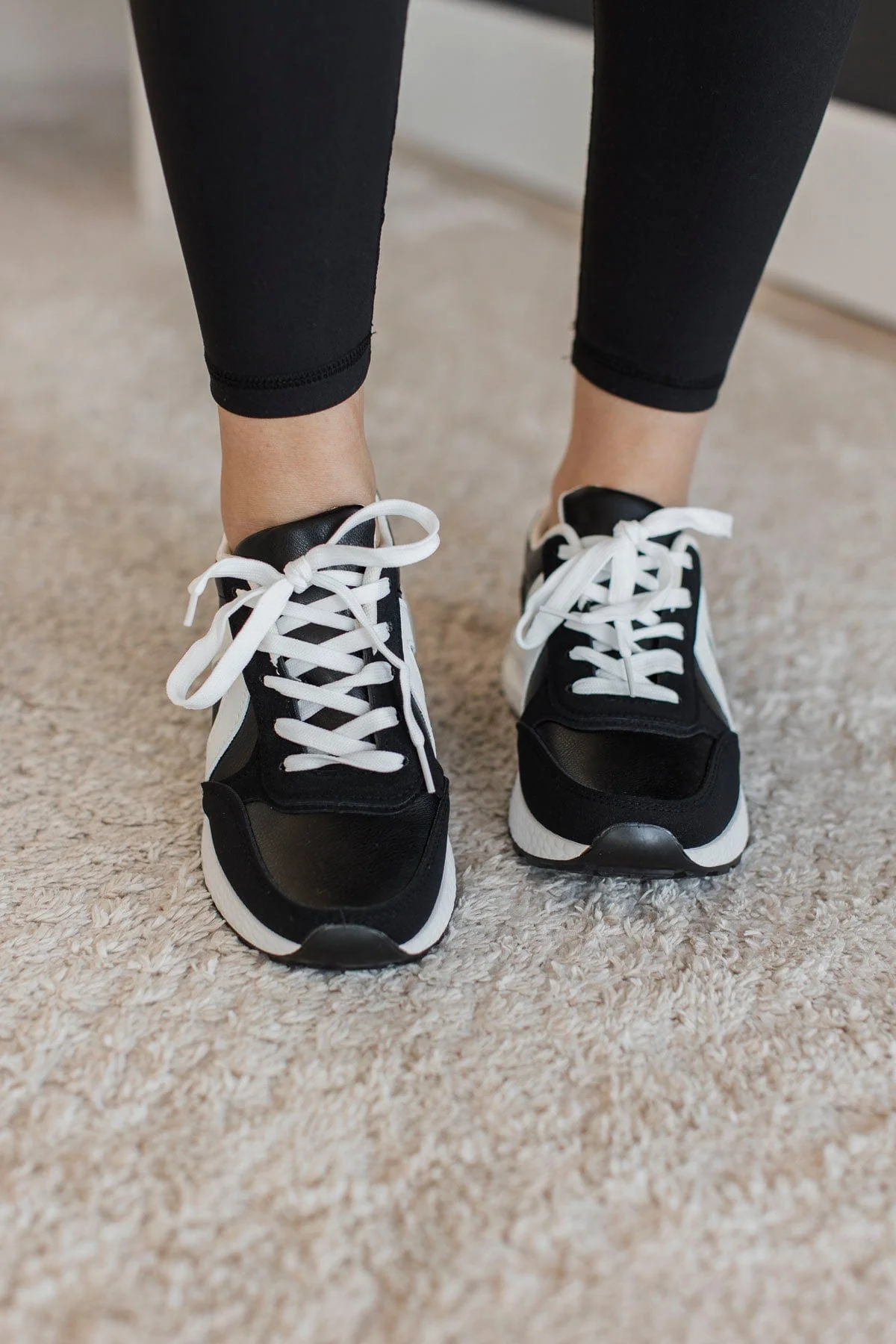 Arider Girl Everyday Sneakers- Black & White - Image 3
