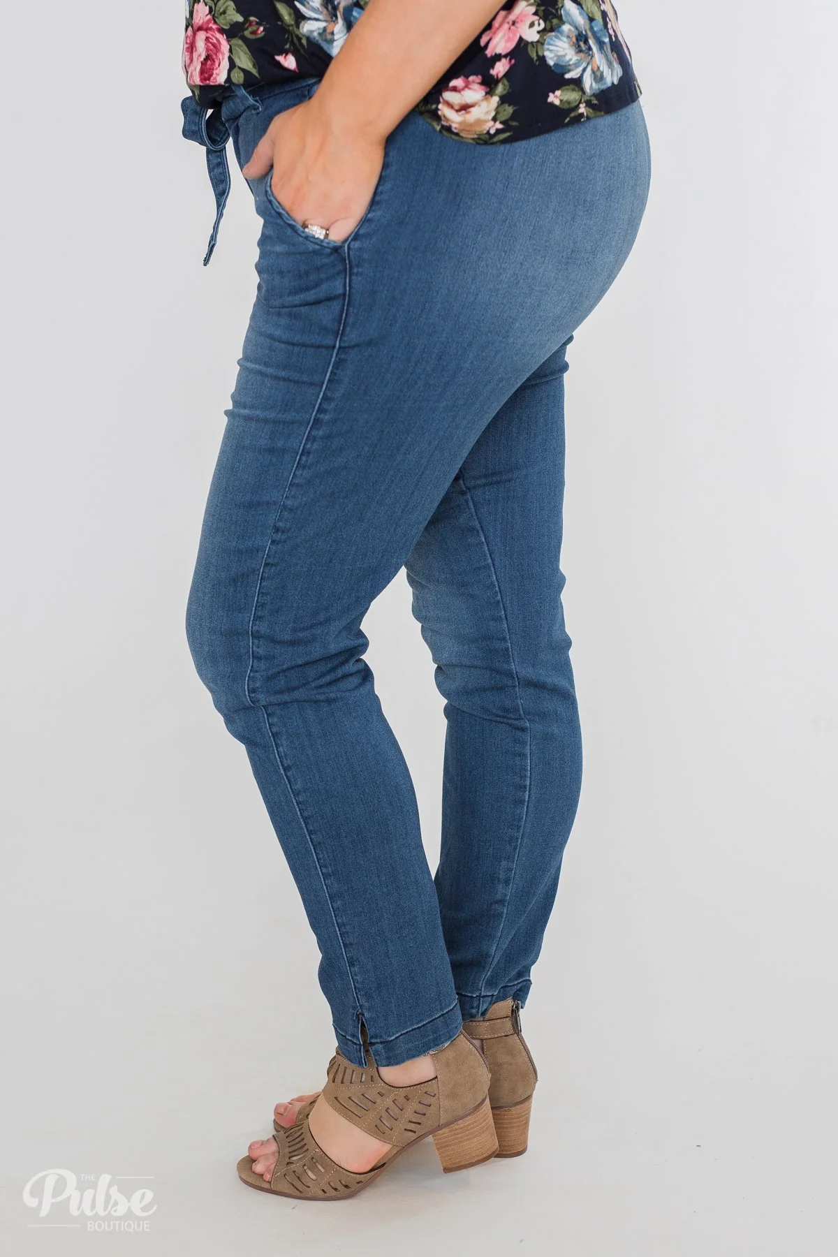 Celebrity Pink Belt Jeans- Prudence Wash - Image 9