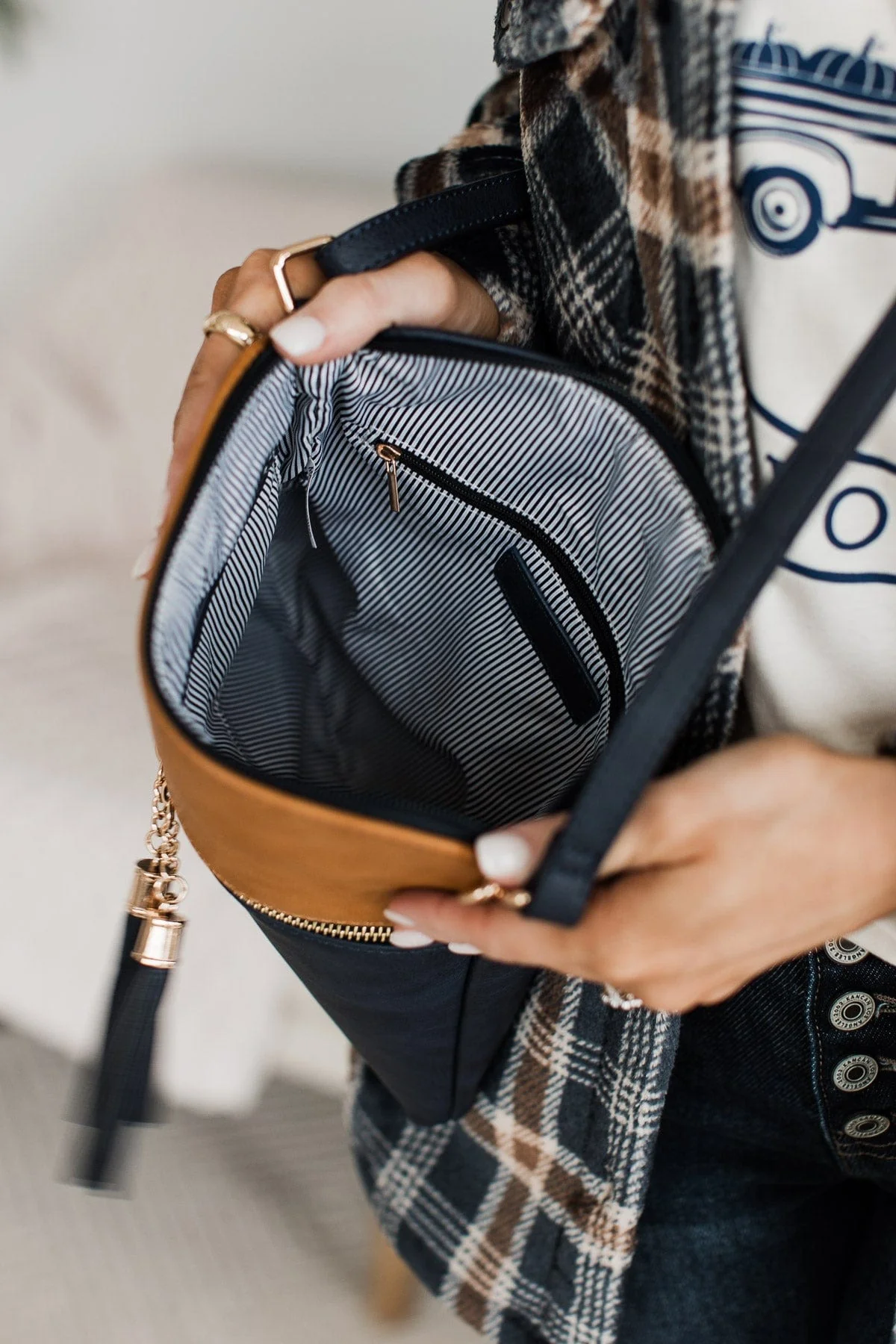 Centered On Style Crossbody Purse- Navy & Tan - Image 3