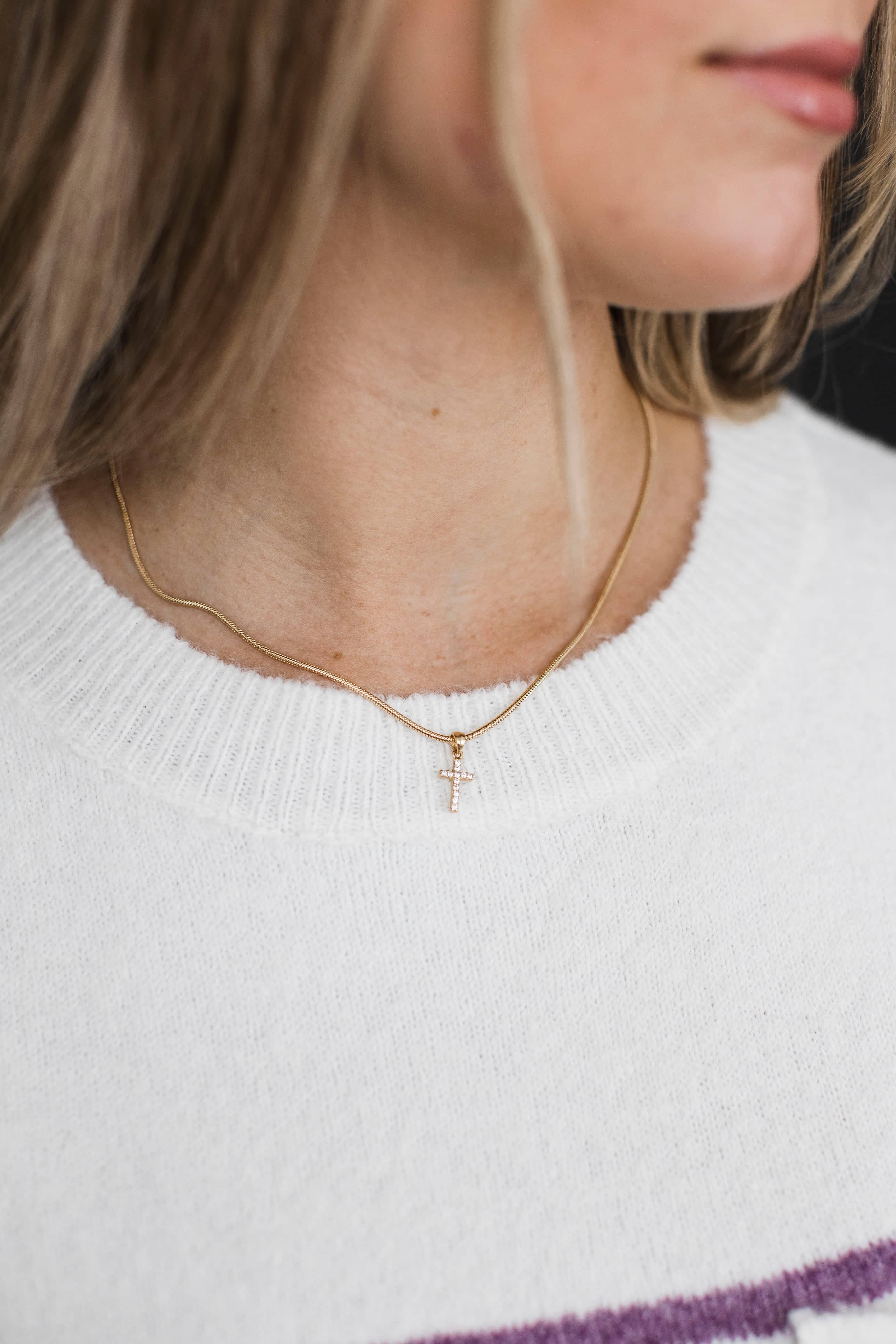 Chasing Grace Cross Pendant Necklace- Gold - Image 2