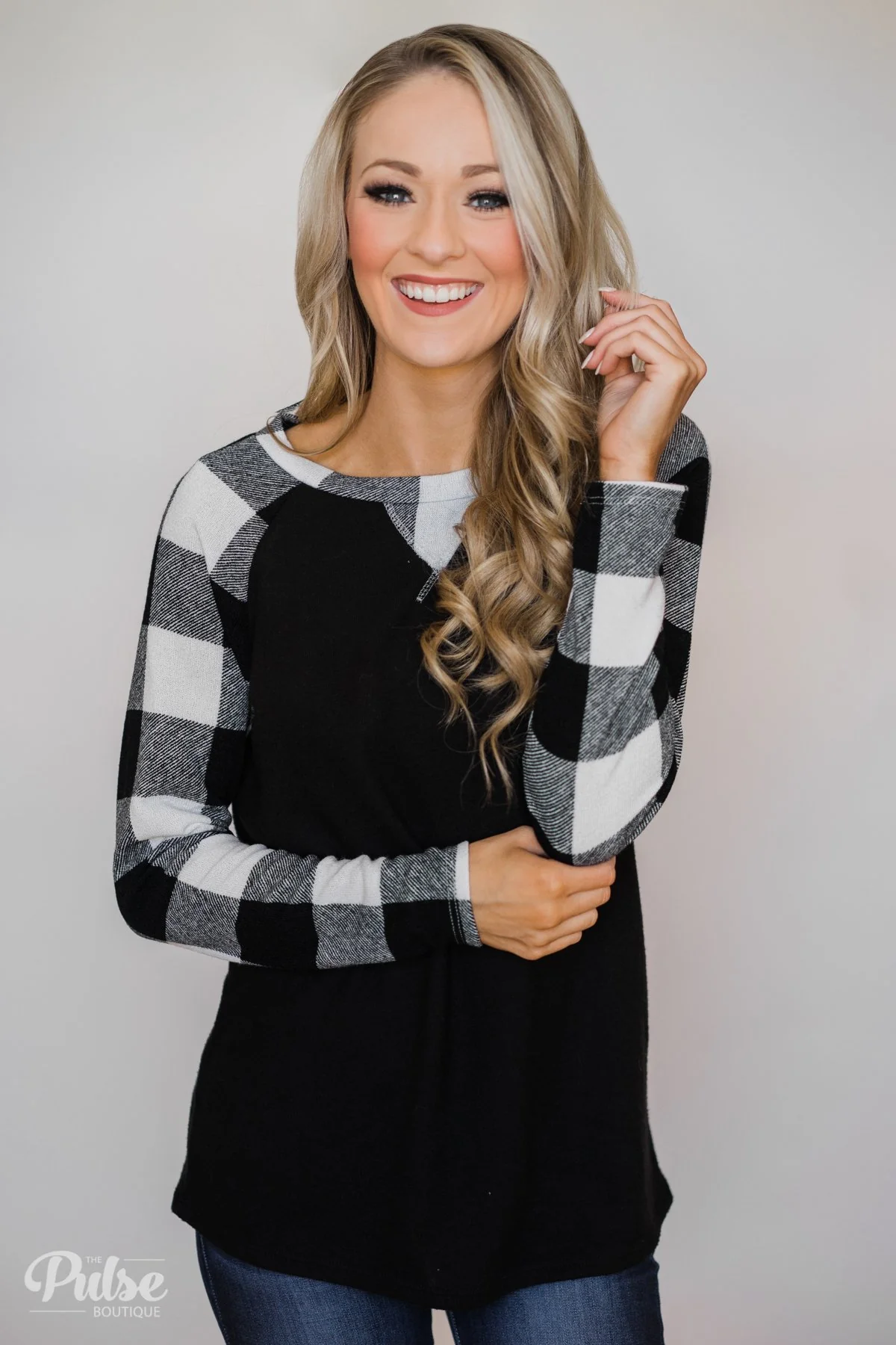 Checkered Sleeve Raglan Top- Black & White - Image 4