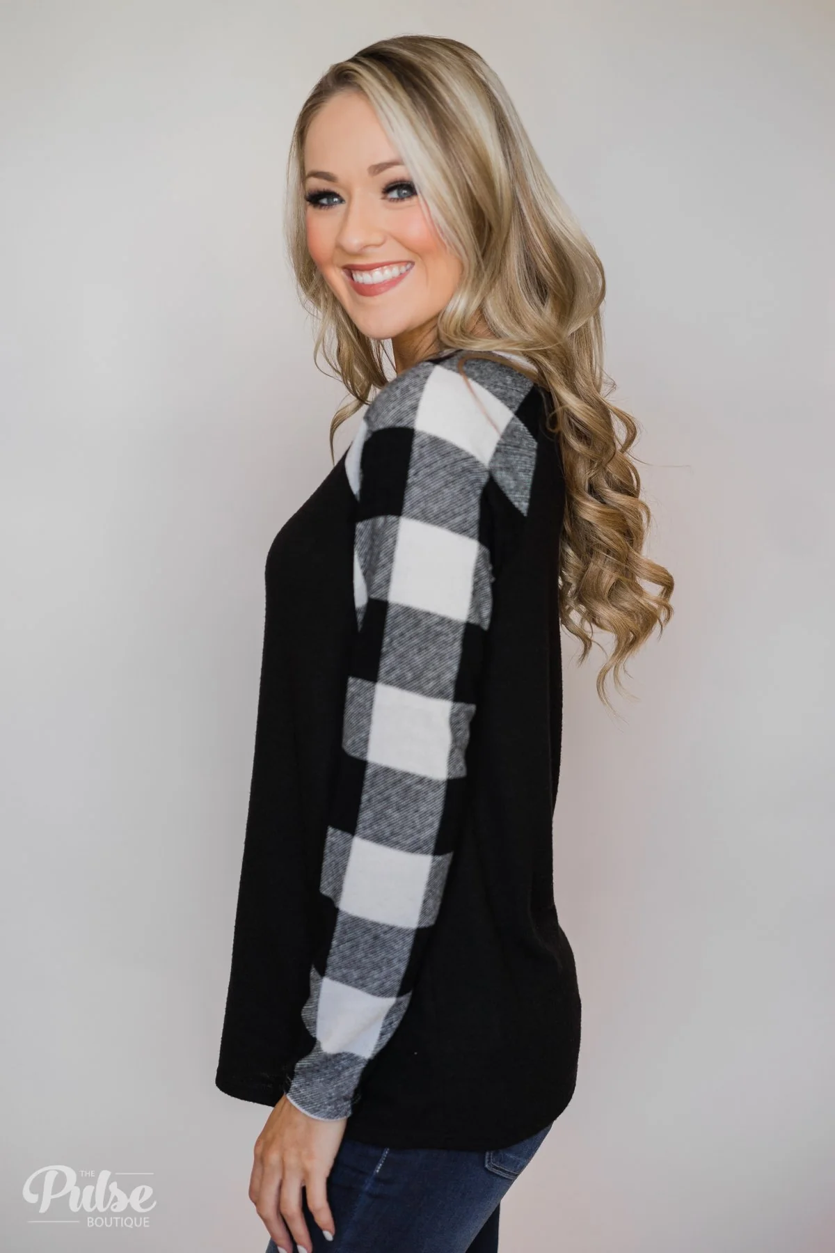 Checkered Sleeve Raglan Top- Black & White - Image 5