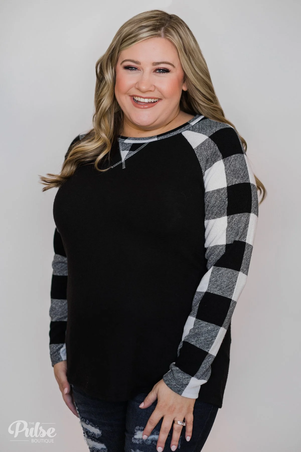 Checkered Sleeve Raglan Top- Black & White - Image 7
