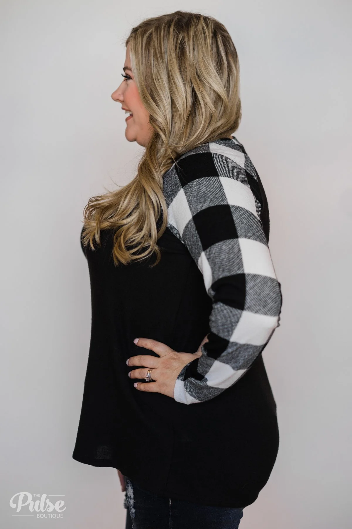 Checkered Sleeve Raglan Top- Black & White - Image 9