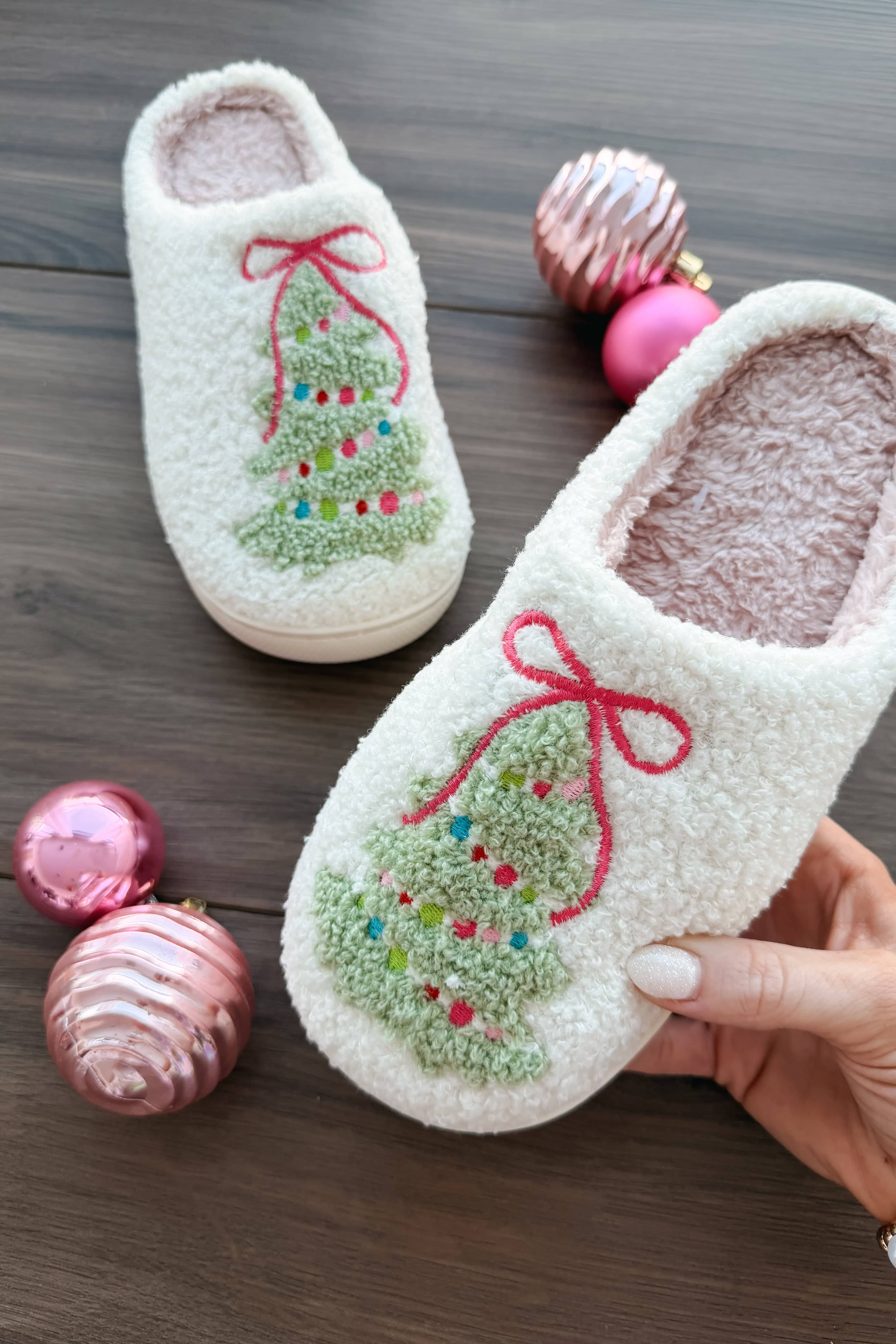 Cozy Christmas Tree Slippers- Ivory & Green