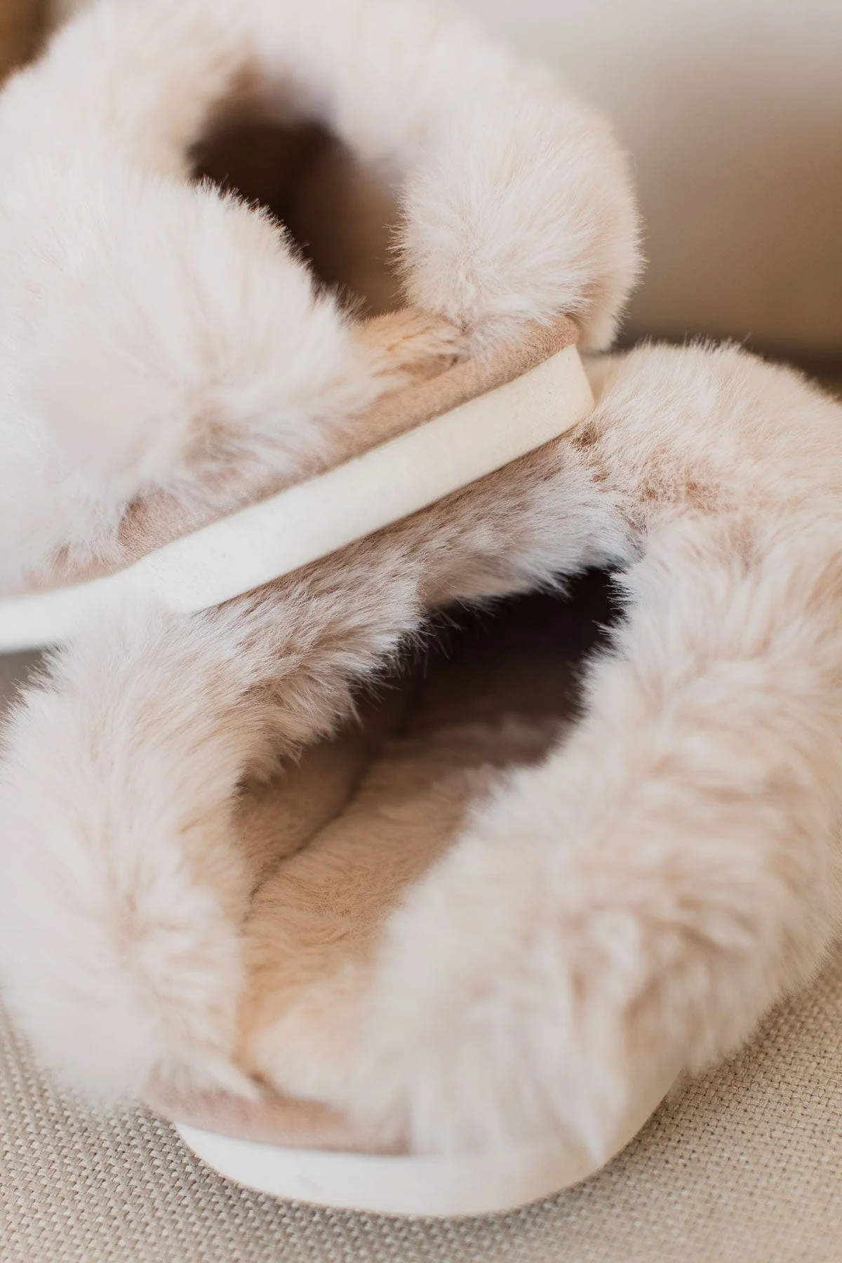 Cozy Mood Faux Fur Slippers- Light Taupe - Image 3