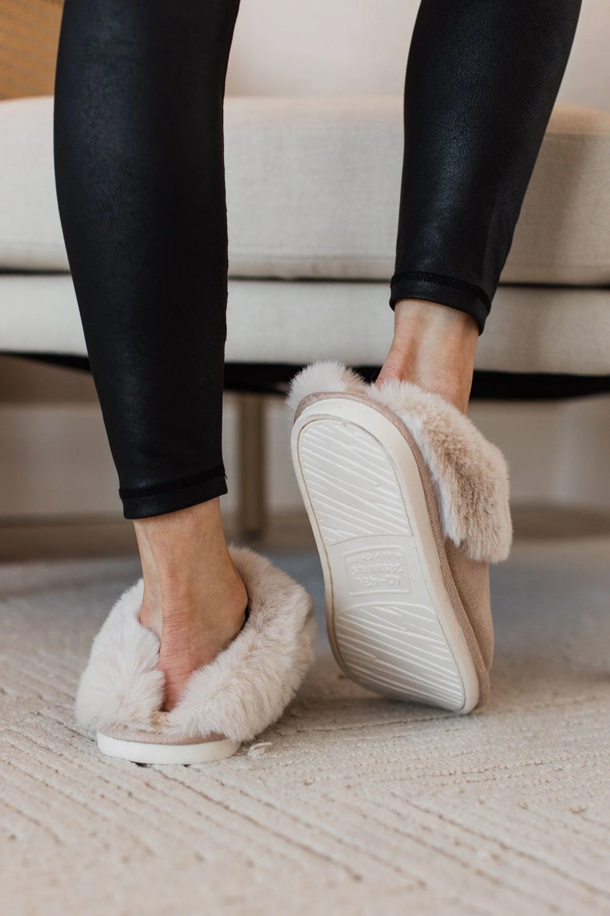 Cozy Mood Faux Fur Slippers- Light Taupe - Image 4