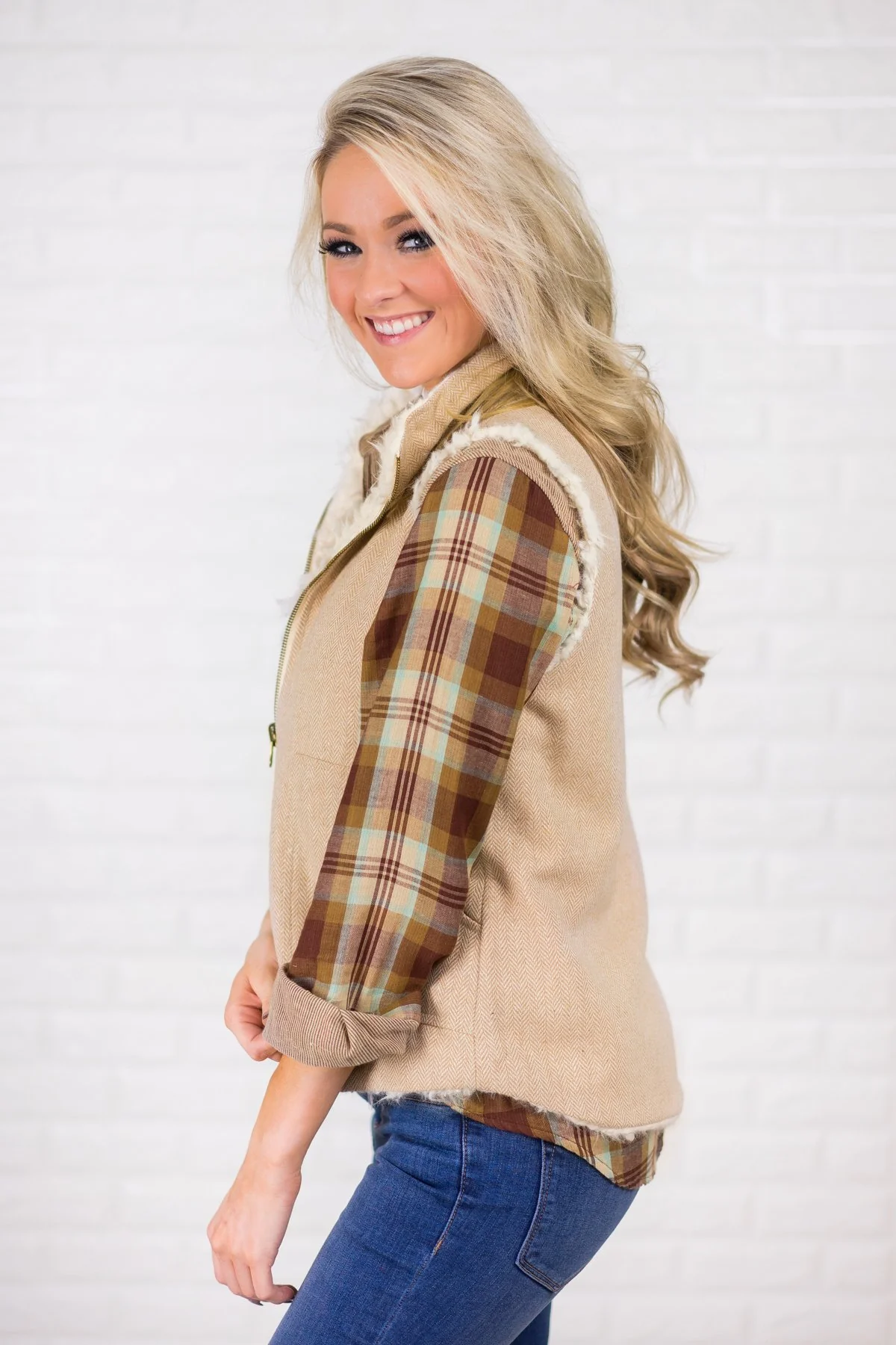 Cream Reversible Faux Fur Vest - Image 4