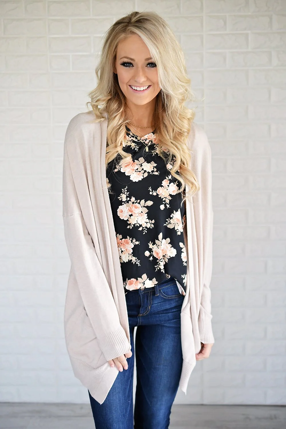 Cream V-Back Cardigan - Image 4