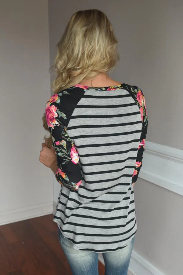 Crowd Pleaser Floral Top - Image 5
