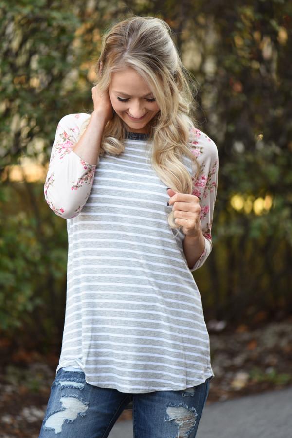 Crowd Pleaser Floral Top ~ Pink & Grey - Image 3