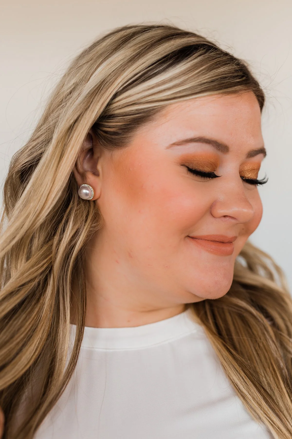 Cute & Classy Pearl Stud Earrings - Image 3