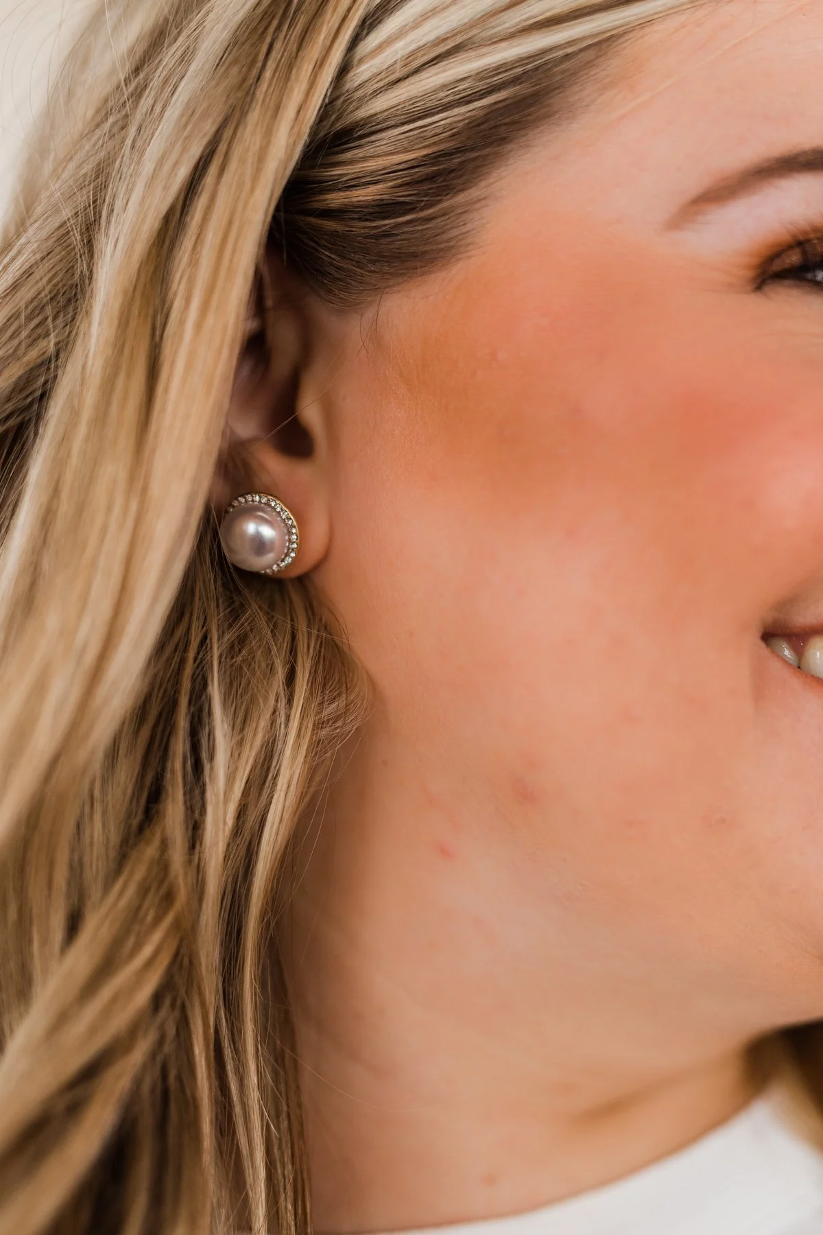 Cute & Classy Pearl Stud Earrings - Image 4