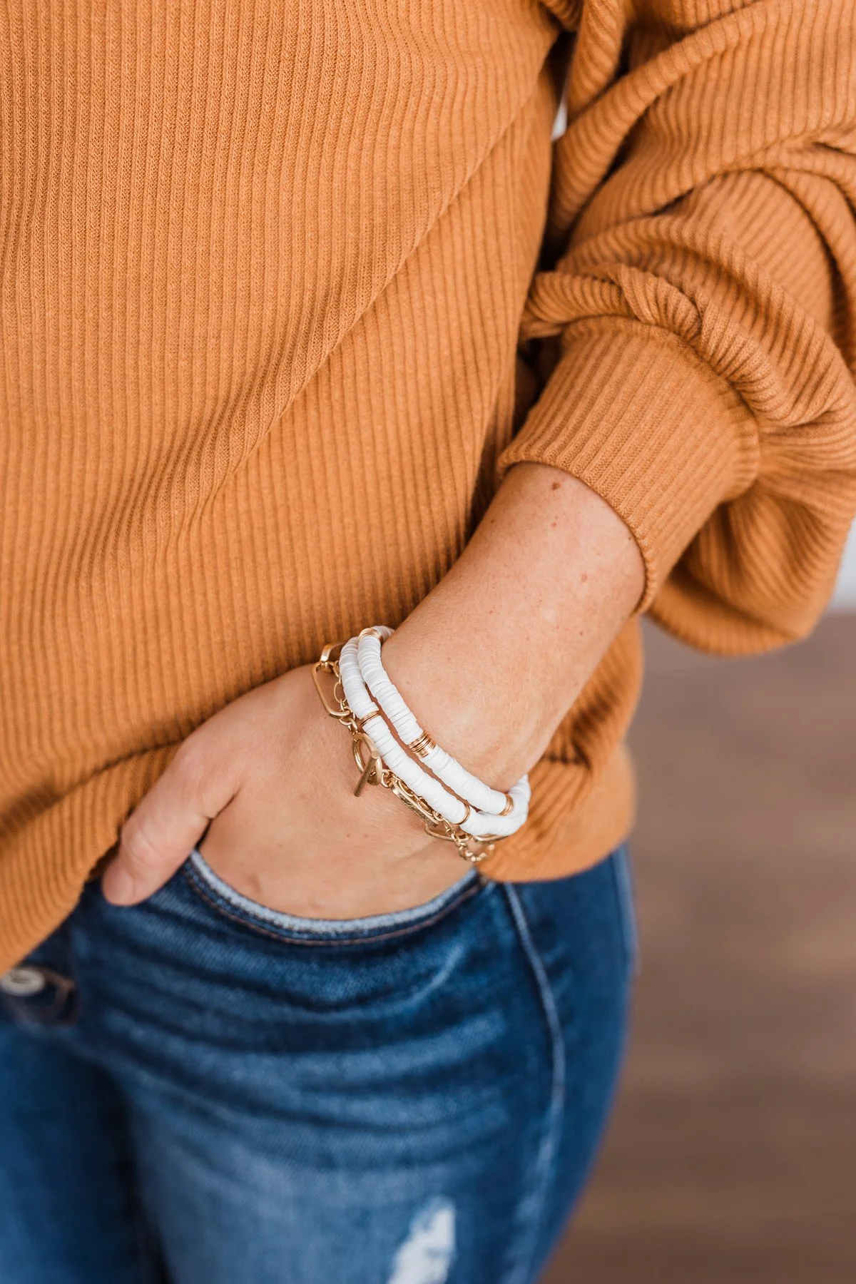 Charmingly Chic Stackable Bracelet Set- White & Gold - Image 2