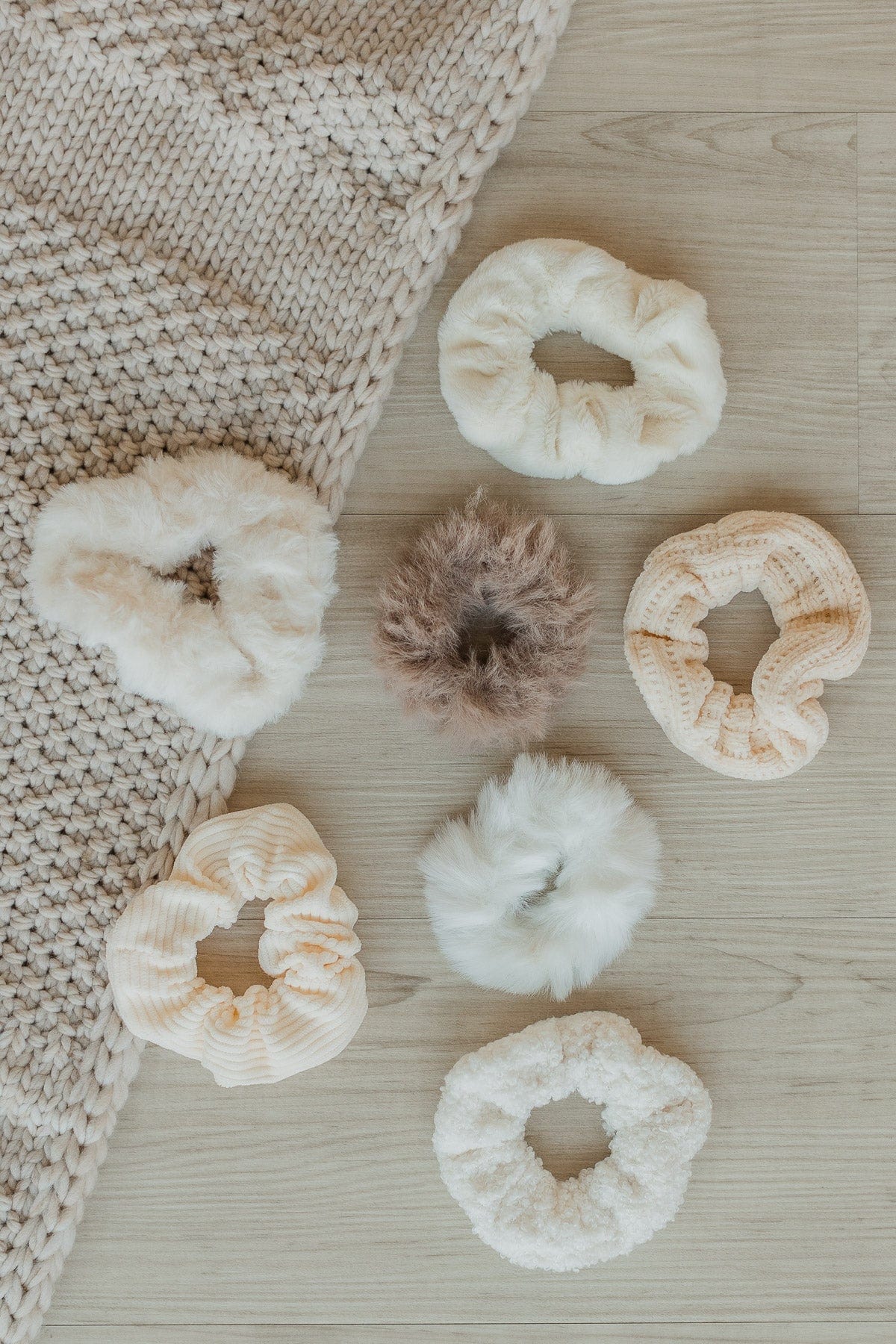 DOORBUSTER 7-Pack Scrunchie Set