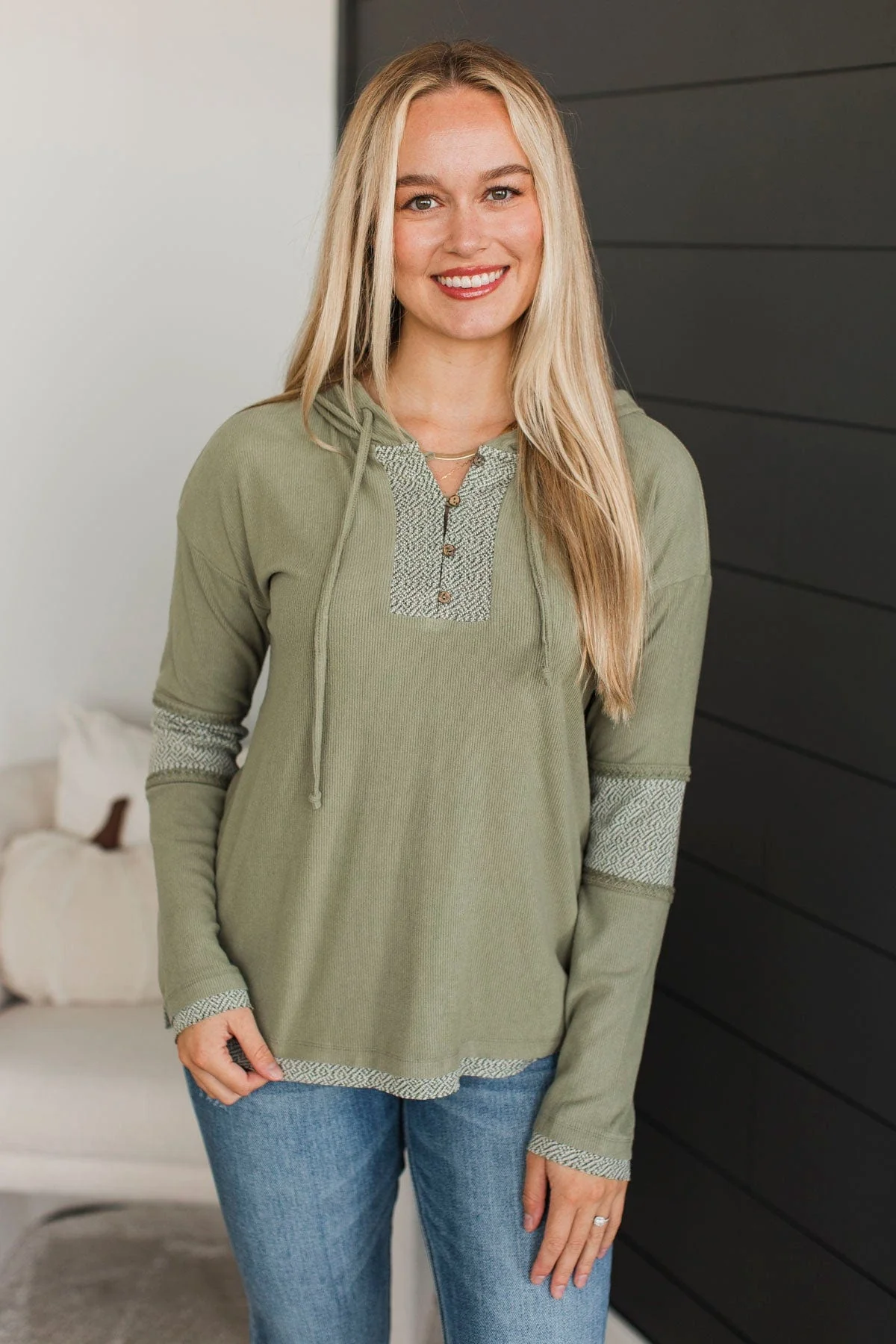 En Route Lightweight Hooded Top- Olive - Image 2