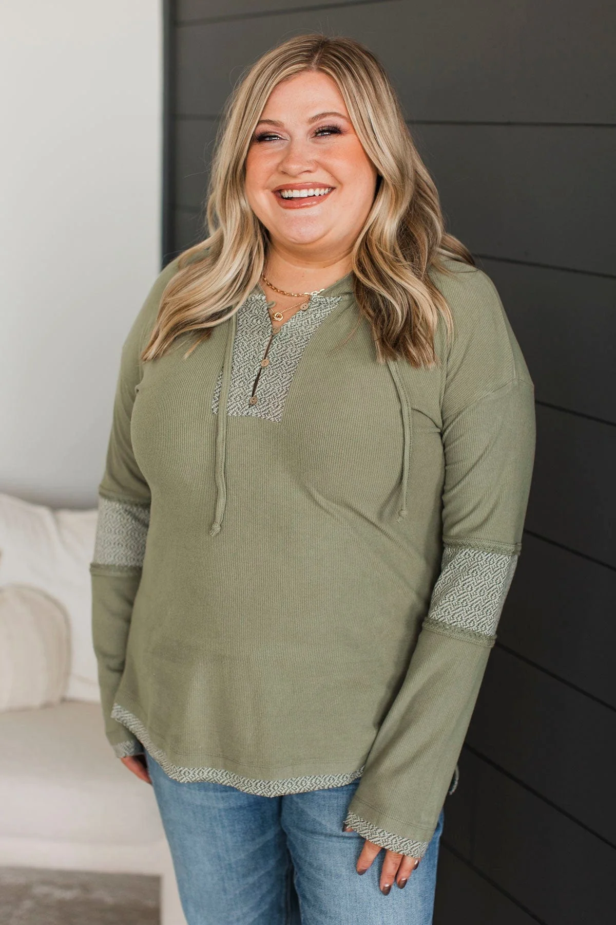 En Route Lightweight Hooded Top- Olive - Image 3