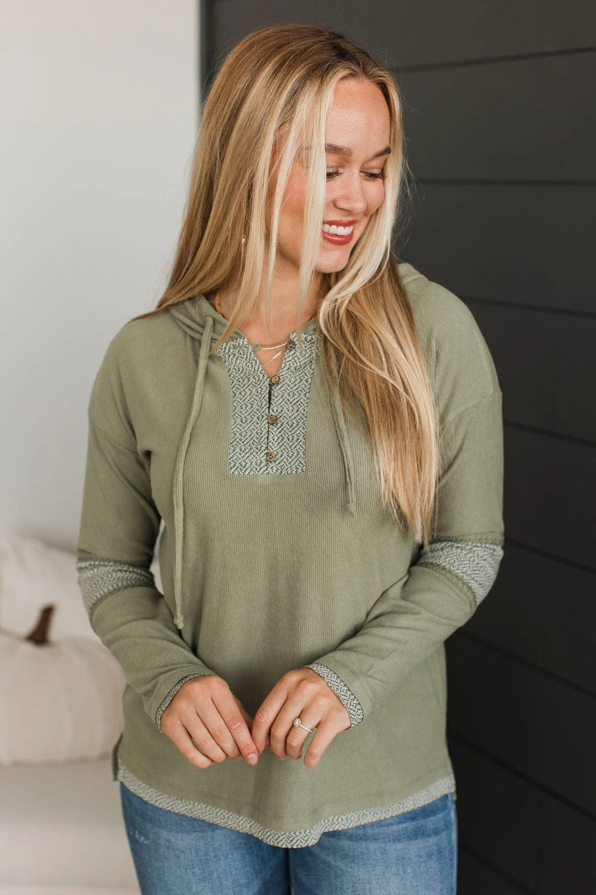 En Route Lightweight Hooded Top- Olive - Image 4