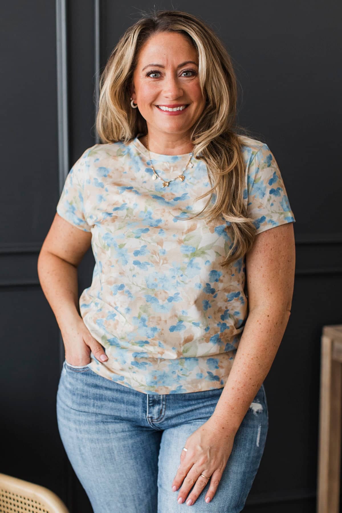 Feeling The Vibes Short Sleeve Floral Top- Light Taupe & Blue - Image 3