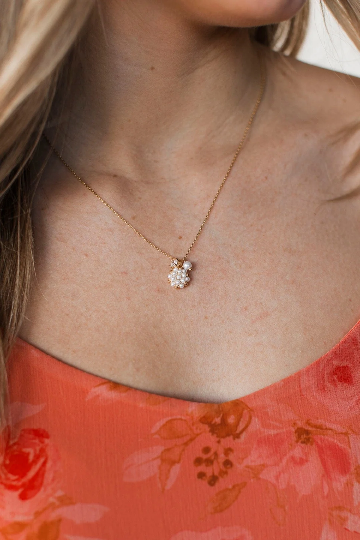 Flawless Fashion Pearl Pendant Necklace- Gold