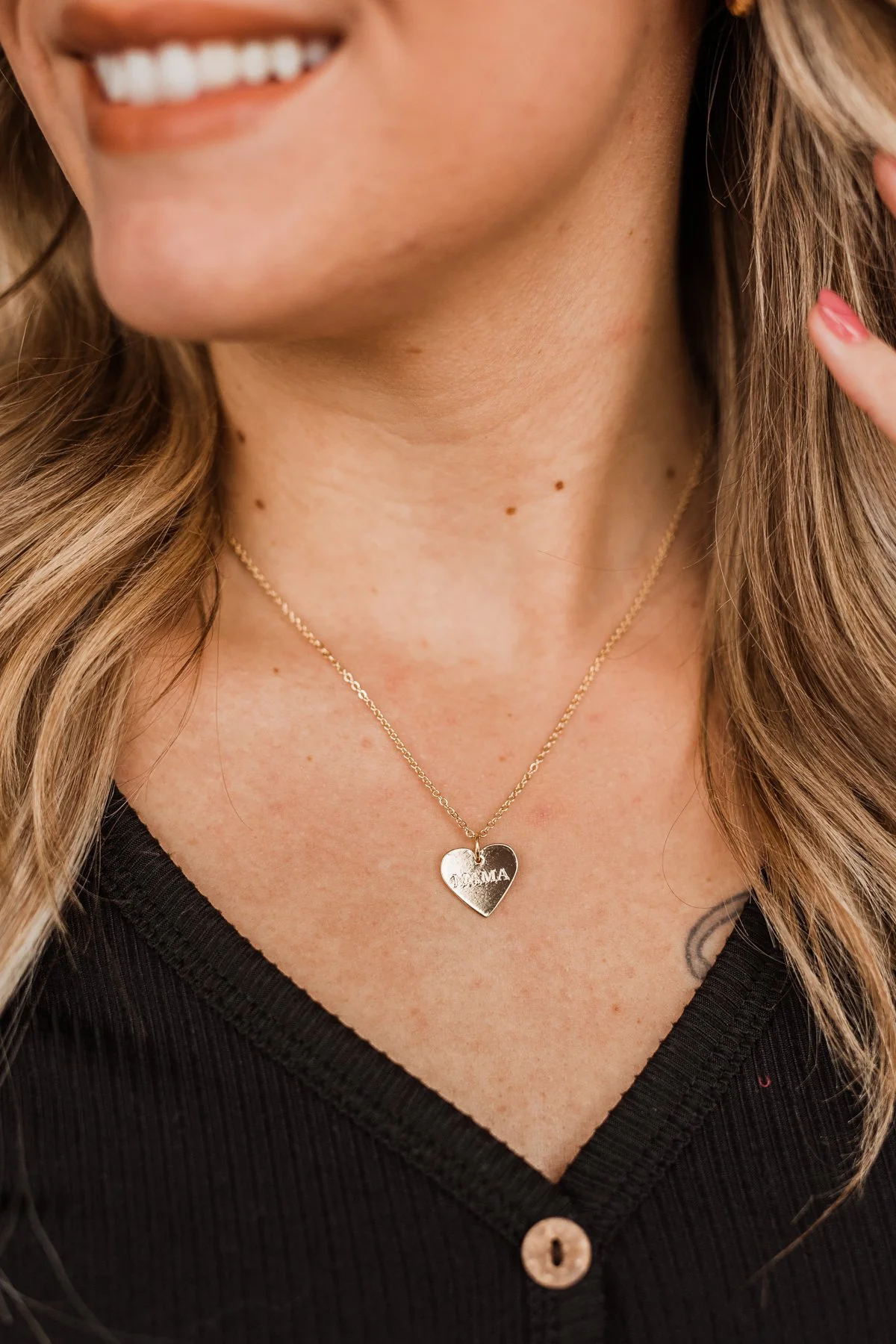 Full Hearts "Mama" Pendant Necklace- Gold - Image 2