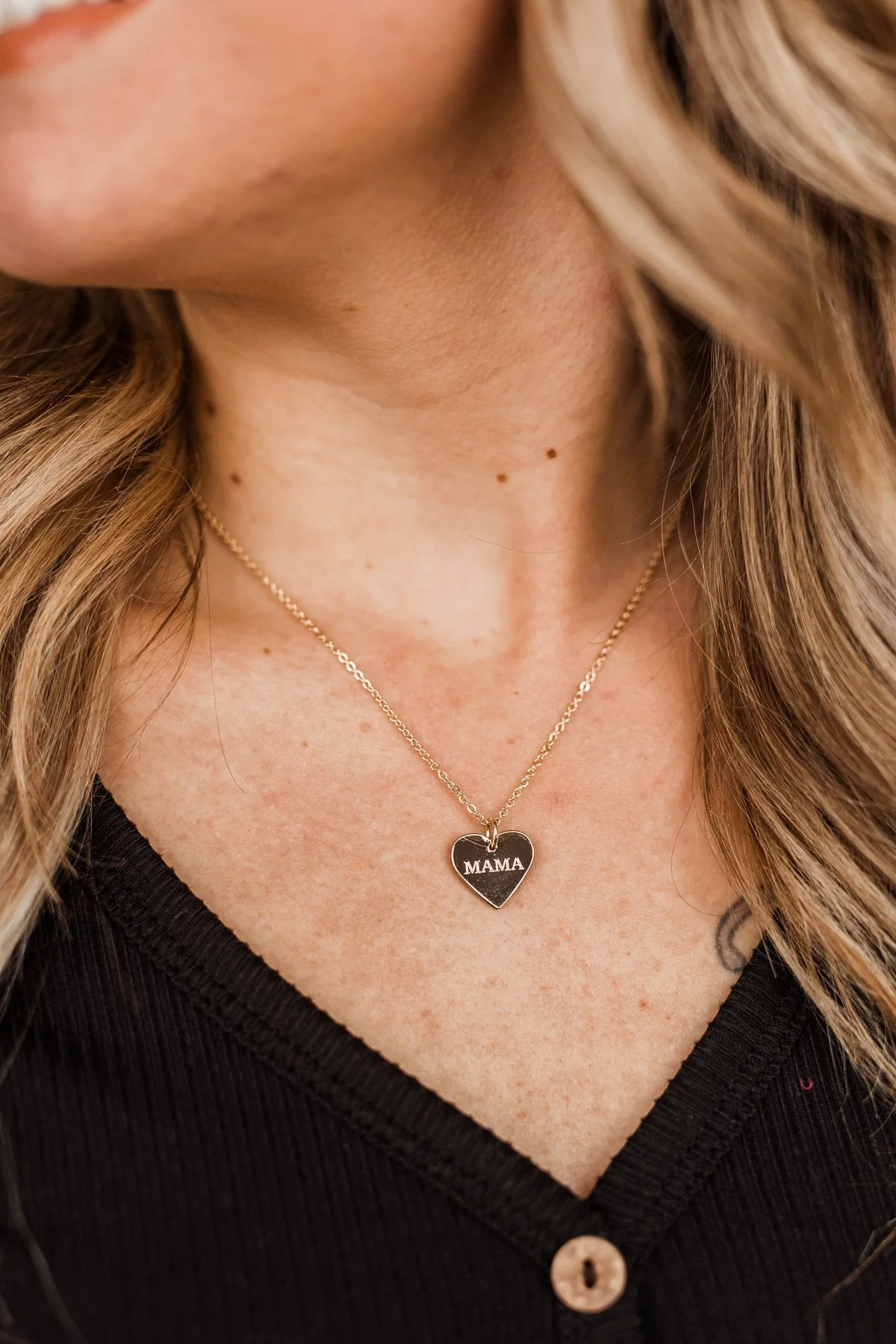 Full Hearts "Mama" Pendant Necklace- Gold - Image 3