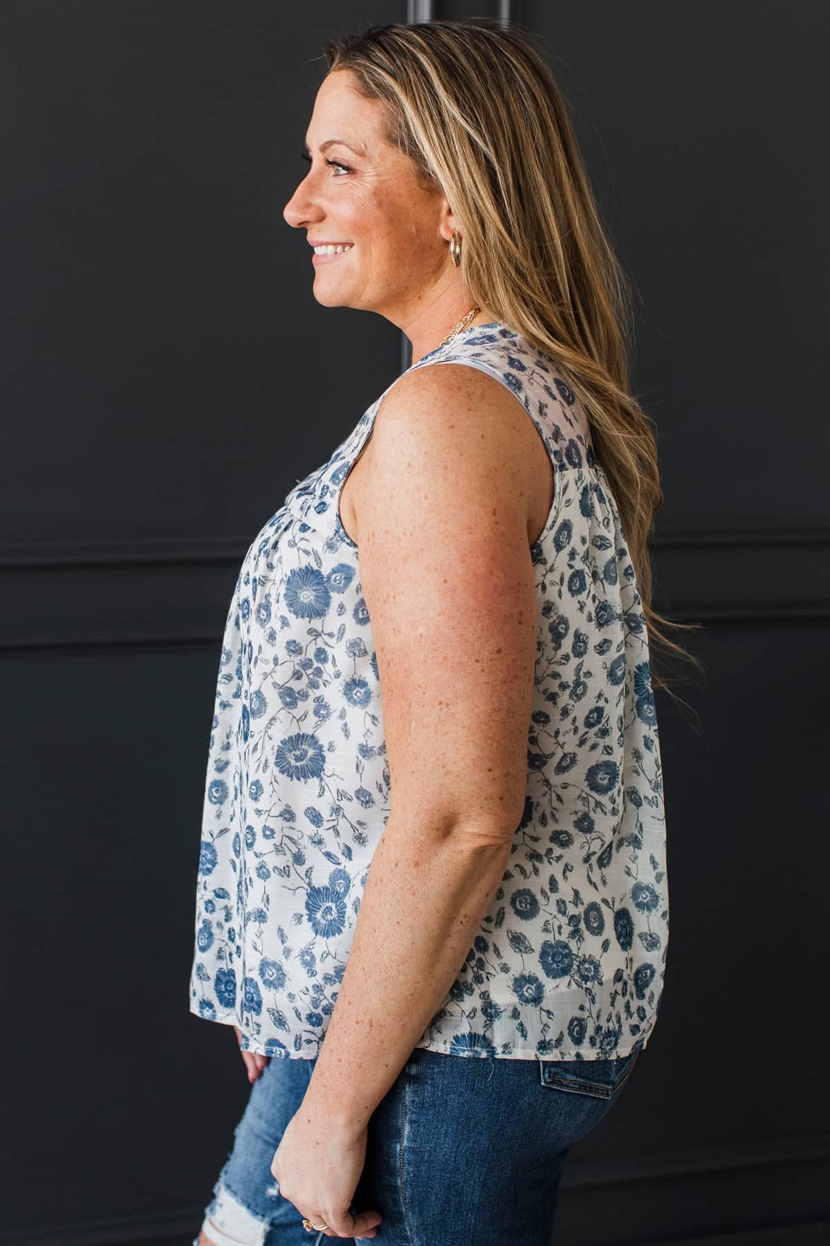 Give The Joy Floral Sleeveless Blouse- Light Beige & Dark Blue - Image 5