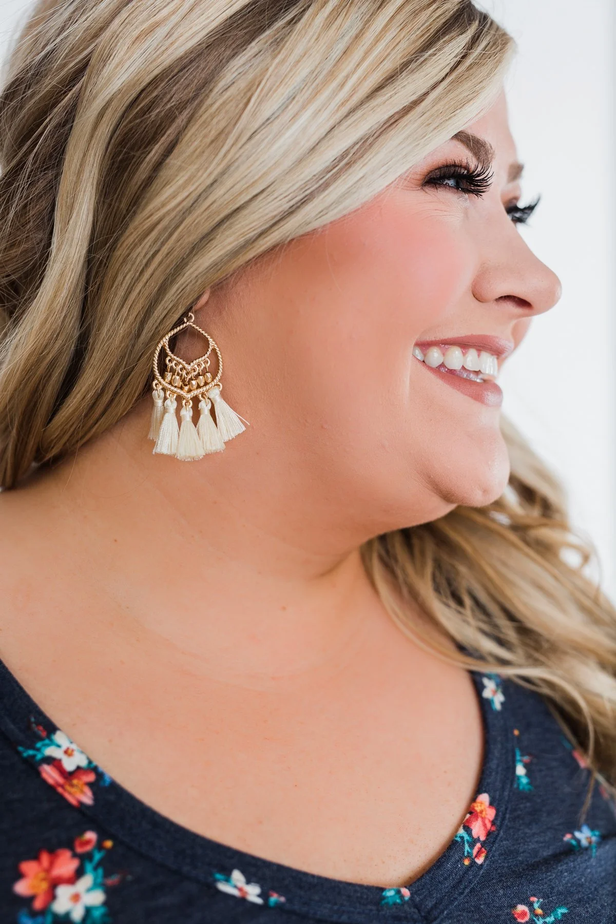 Go-To Tassel Earrings- Cream & Gold - Image 3