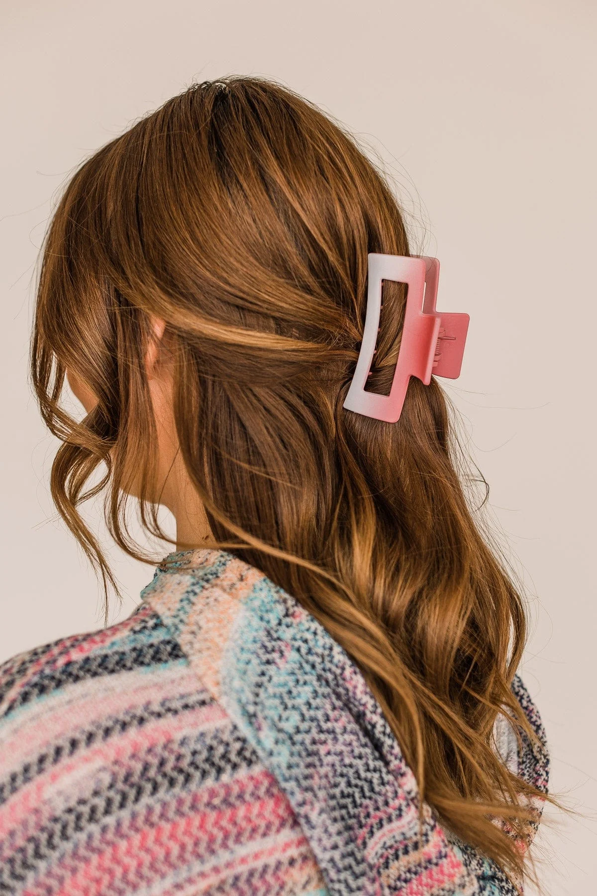Going Places Rectangle Claw Hair Clip- Pink Ombre - Image 2