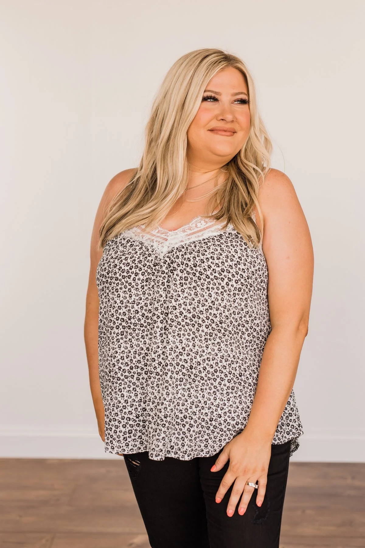 Golden Days Floral Lace Tank- Black & White - Image 9
