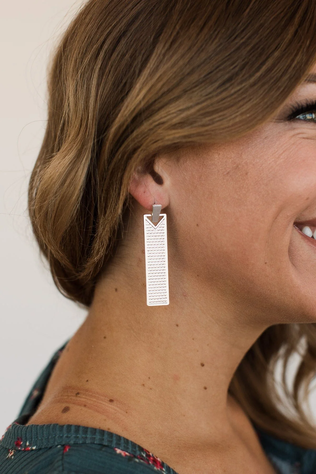 Hold Your Attention Dangle Earrings- Silver - Image 3