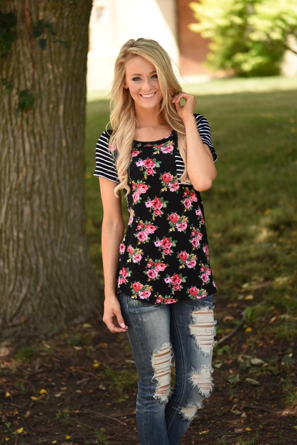 House Party Floral Pocket Top ~ Black - Image 2