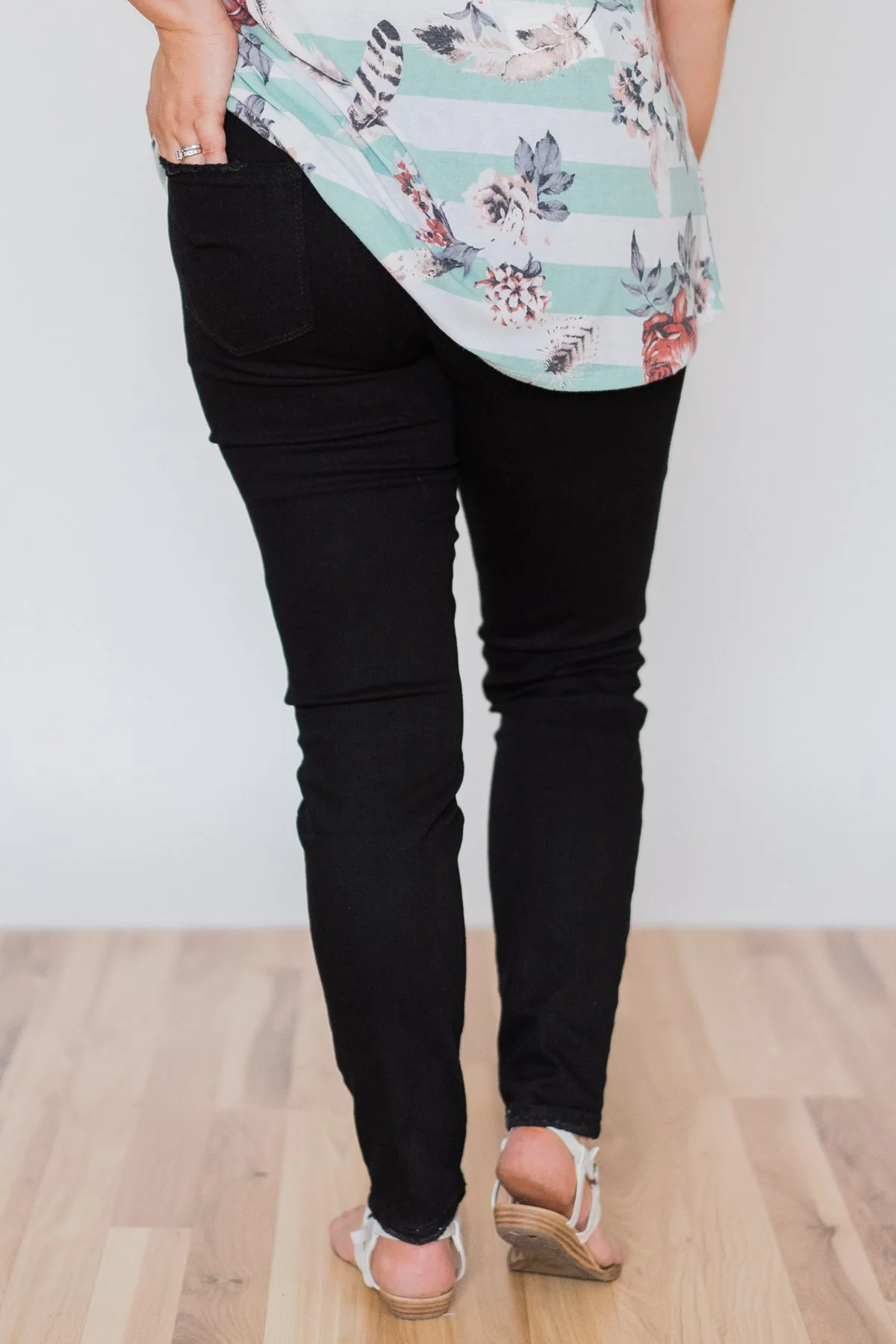 Kan Can Black Distressed Skinny Jeans - Image 5