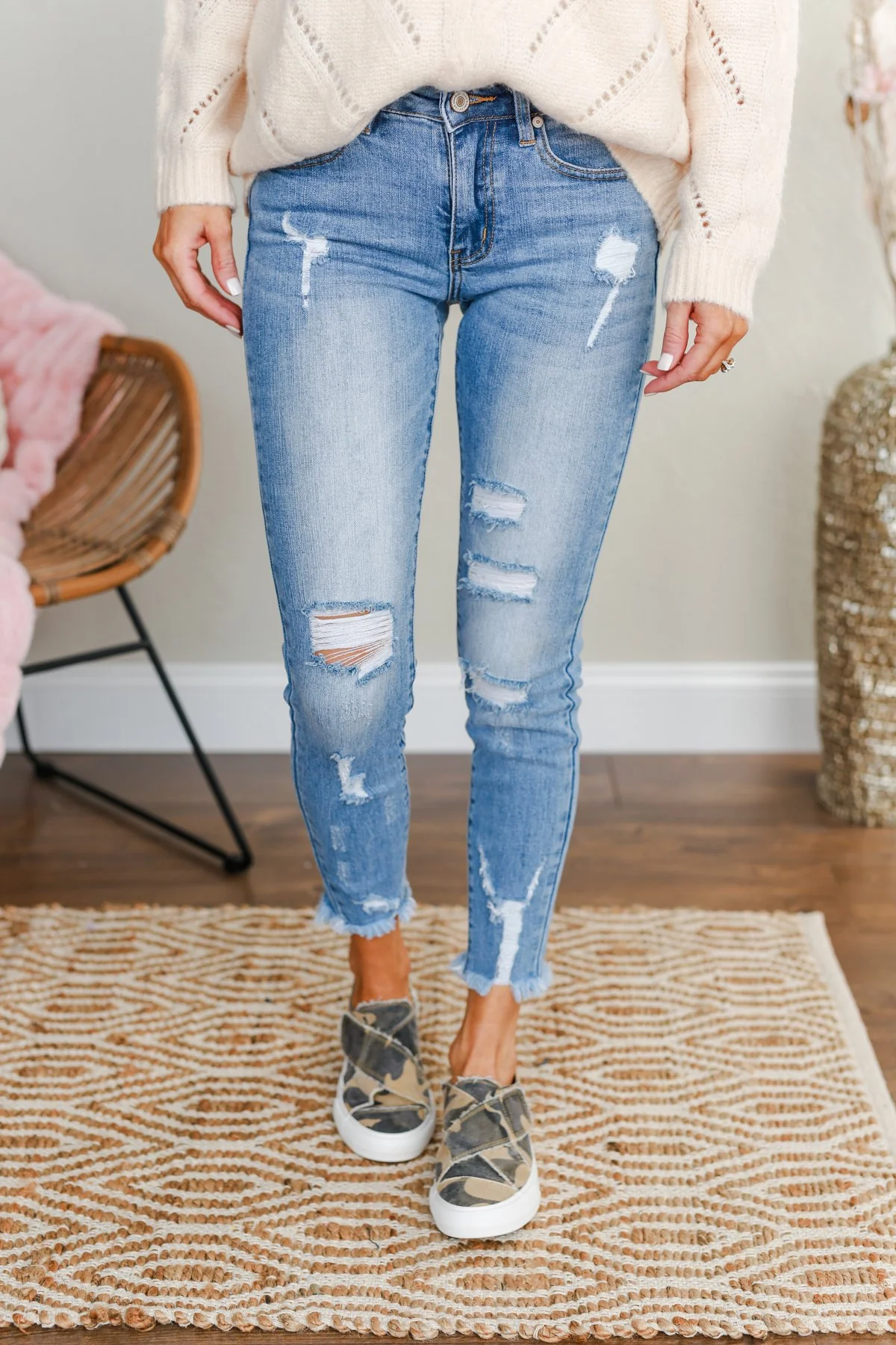Kan Can Mid-Rise Jeans- Genevieve Wash - Image 3