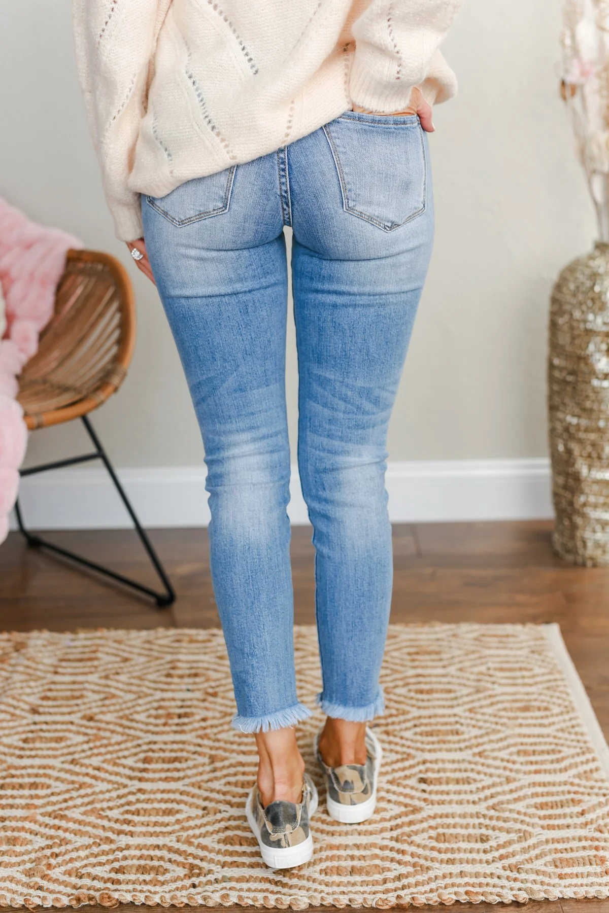 Kan Can Mid-Rise Jeans- Genevieve Wash - Image 7