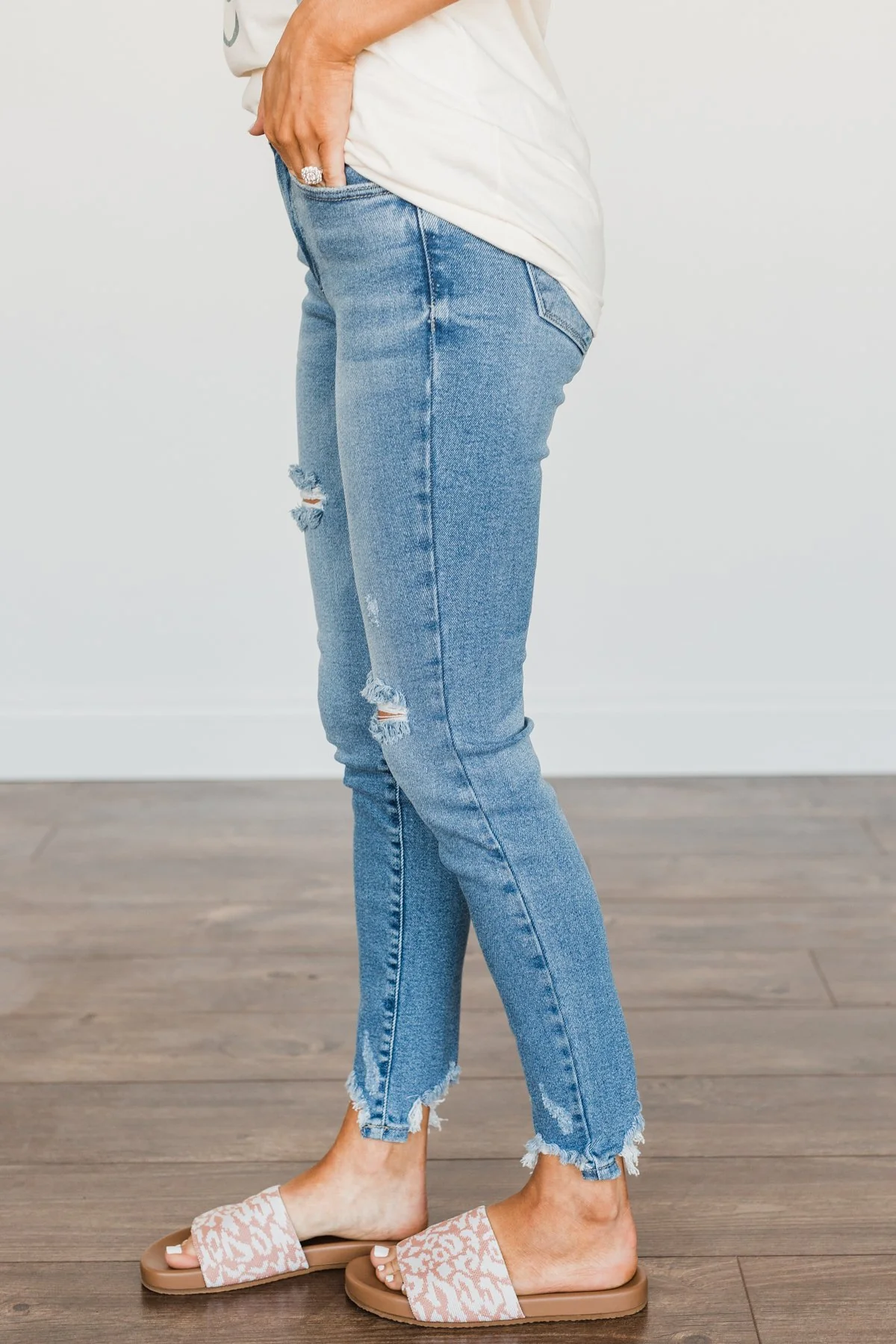 KanCan Distressed Skinny Jeans- Helen Wash - Image 5
