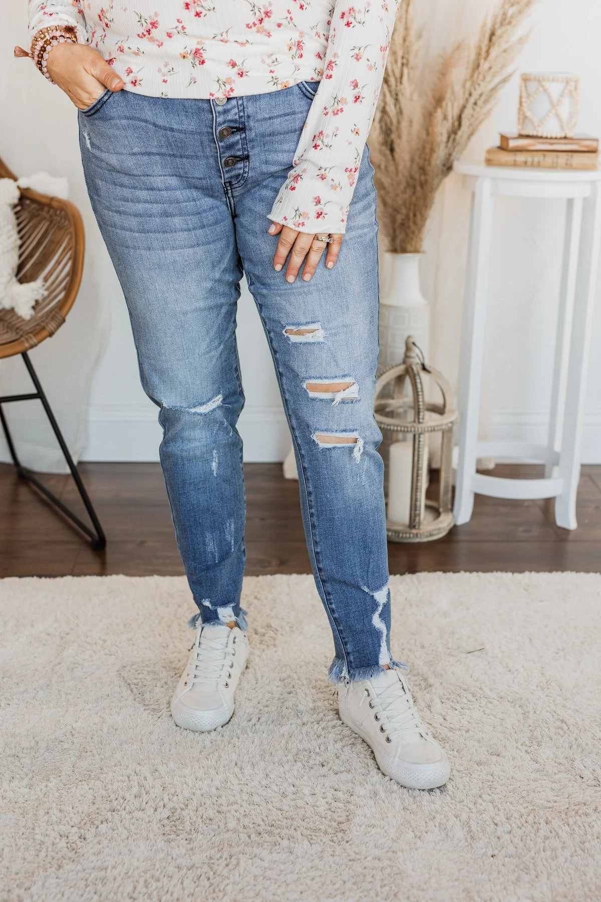KanCan Distressed Skinny Jeans- Sasha Wash - Image 6