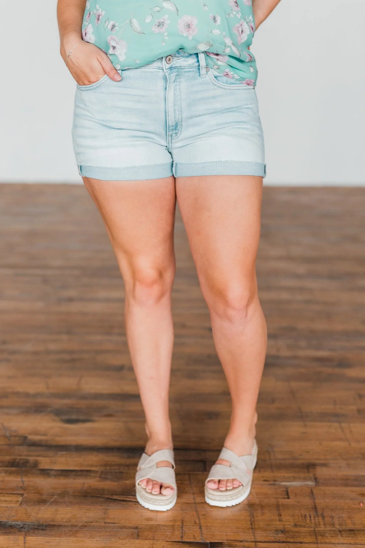 KanCan Non-Distressed Shorts- Madeline Wash - Image 2