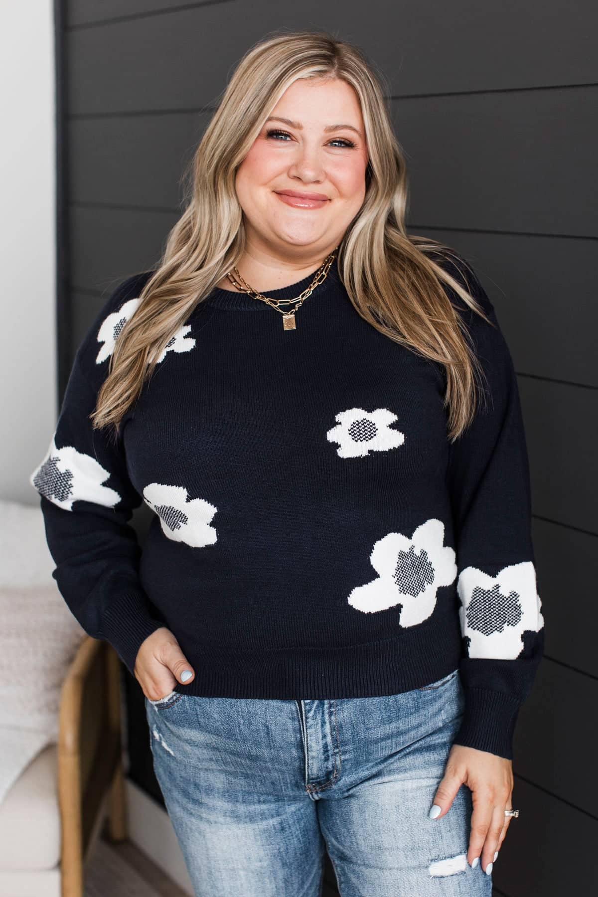 Kindly Justified Floral Knit Sweater- Navy & Ivory