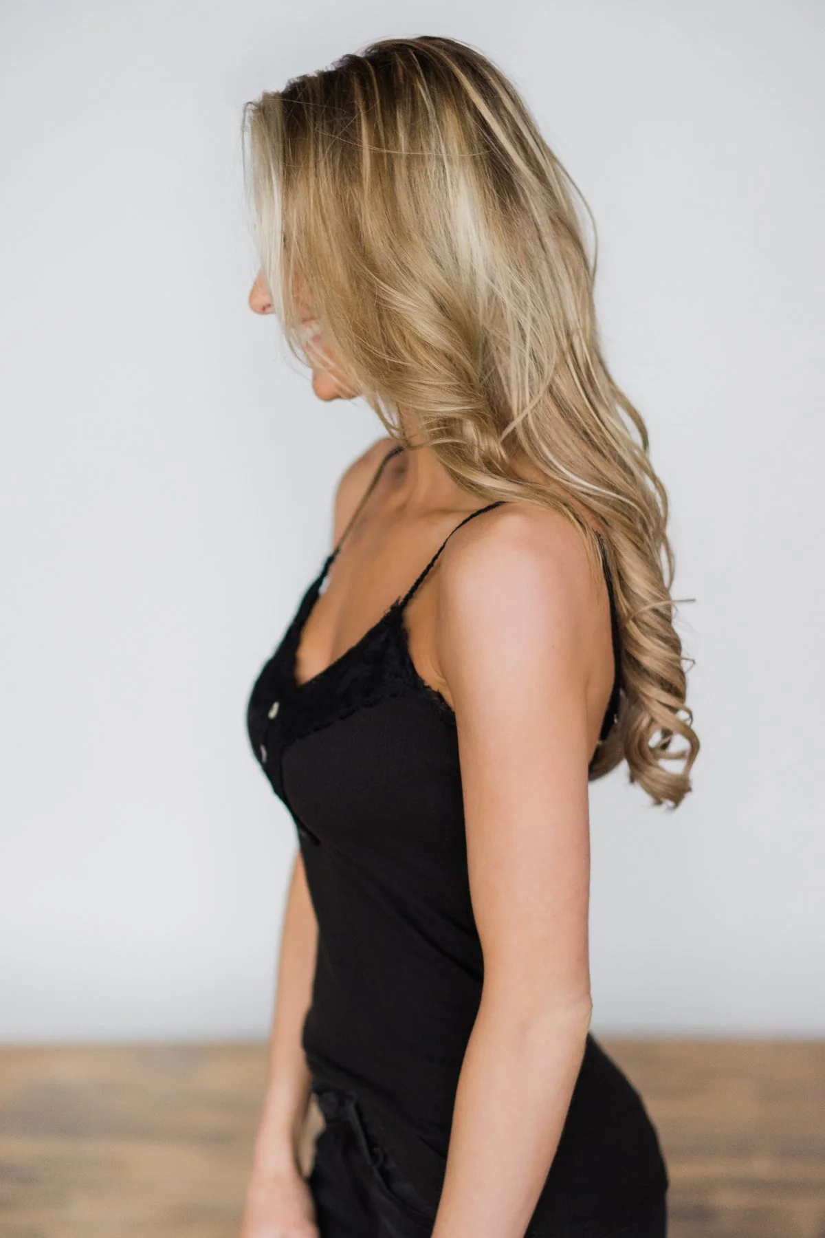 Lace Trimmed Layering Tank Top- Black - Image 5