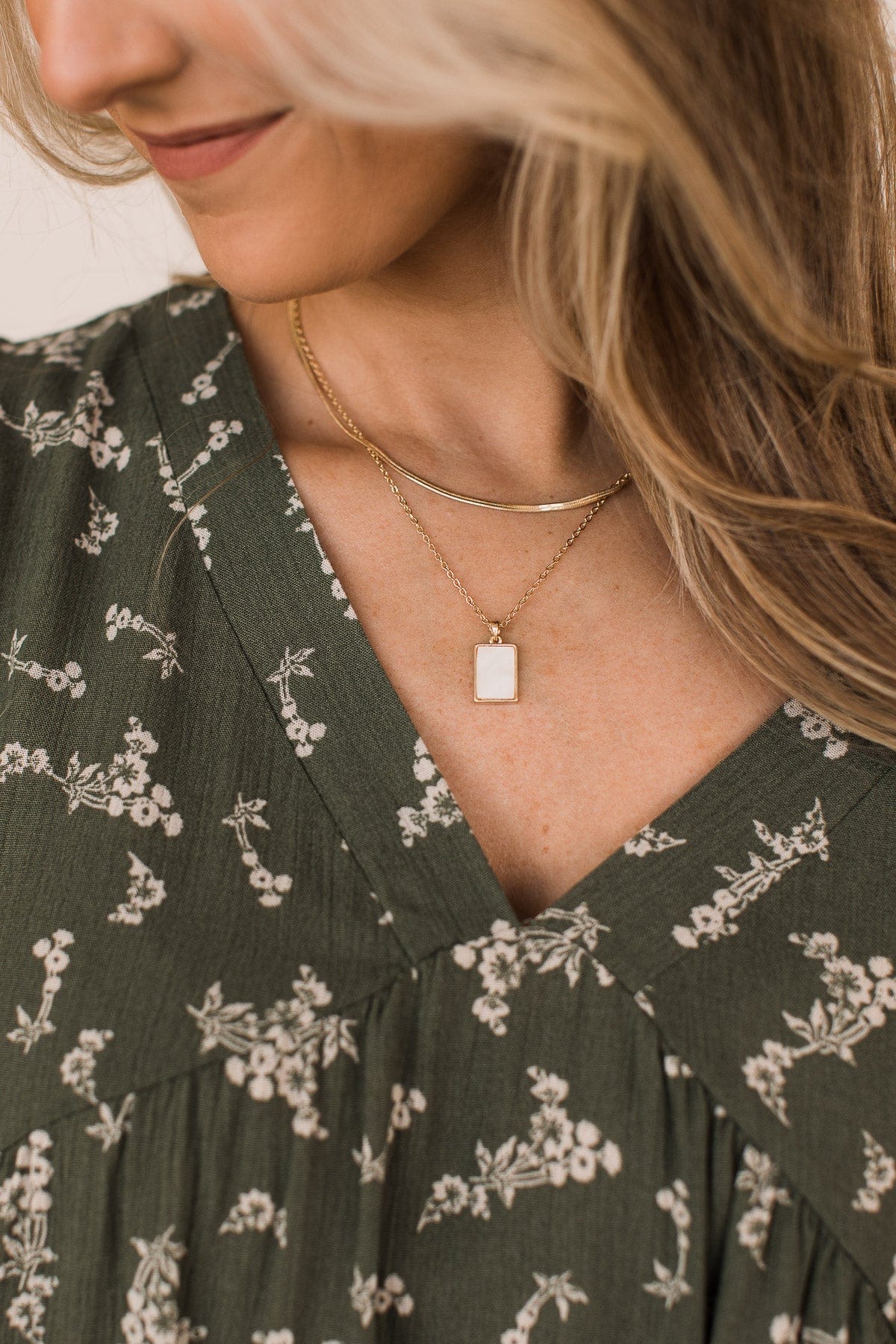 Longing Gazes Pendant Necklace- Gold - Image 2