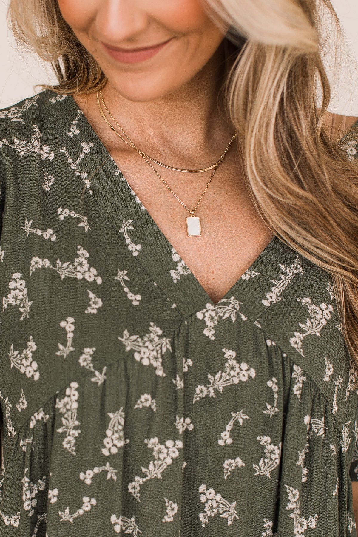 Longing Gazes Pendant Necklace- Gold - Image 3