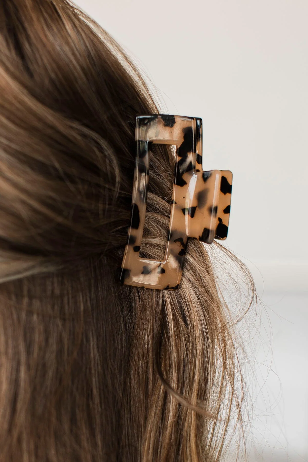 Looking At You Claw Hair Clip- Tan & Black - Image 2